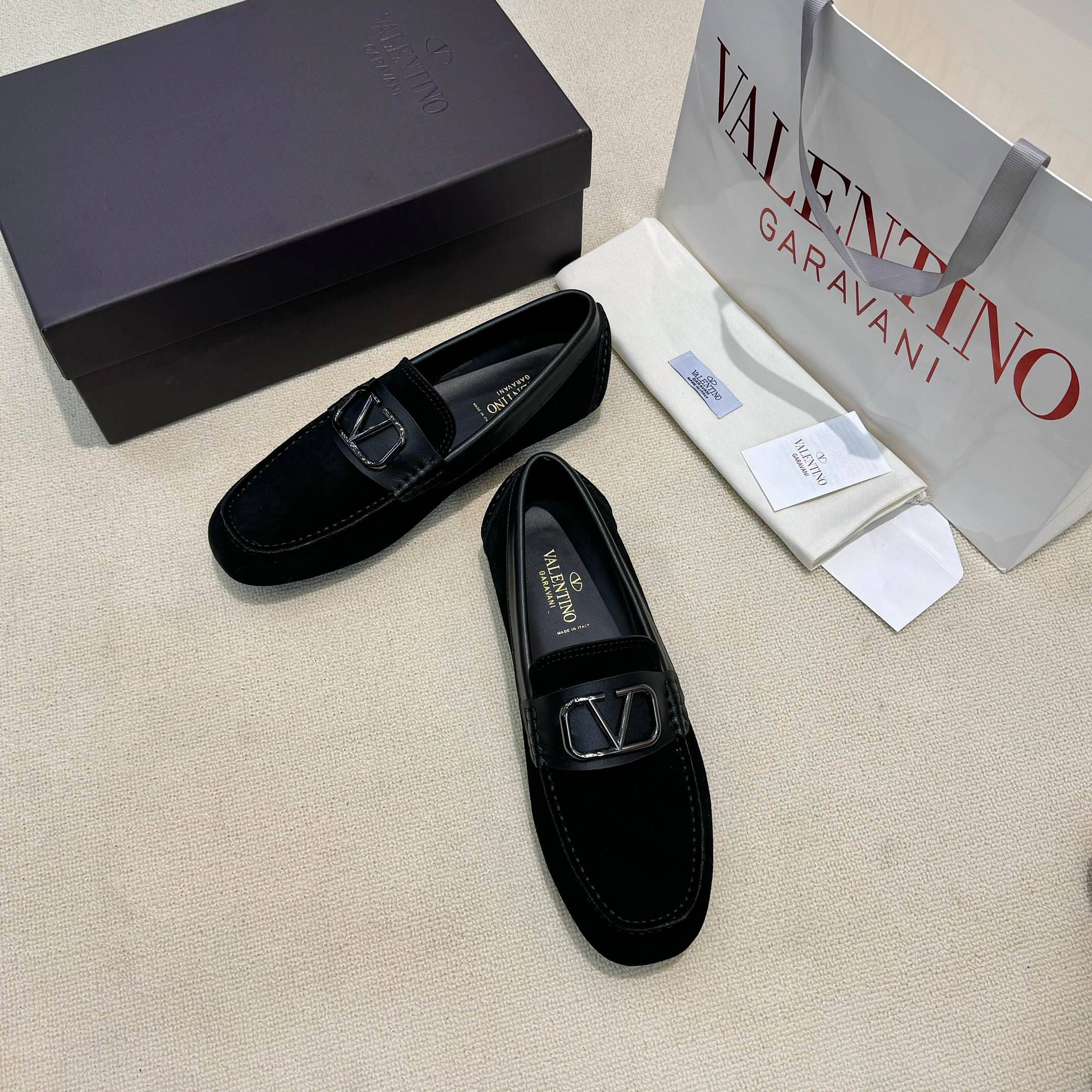 LuxluxHouse Best Quality Shoes Valentino