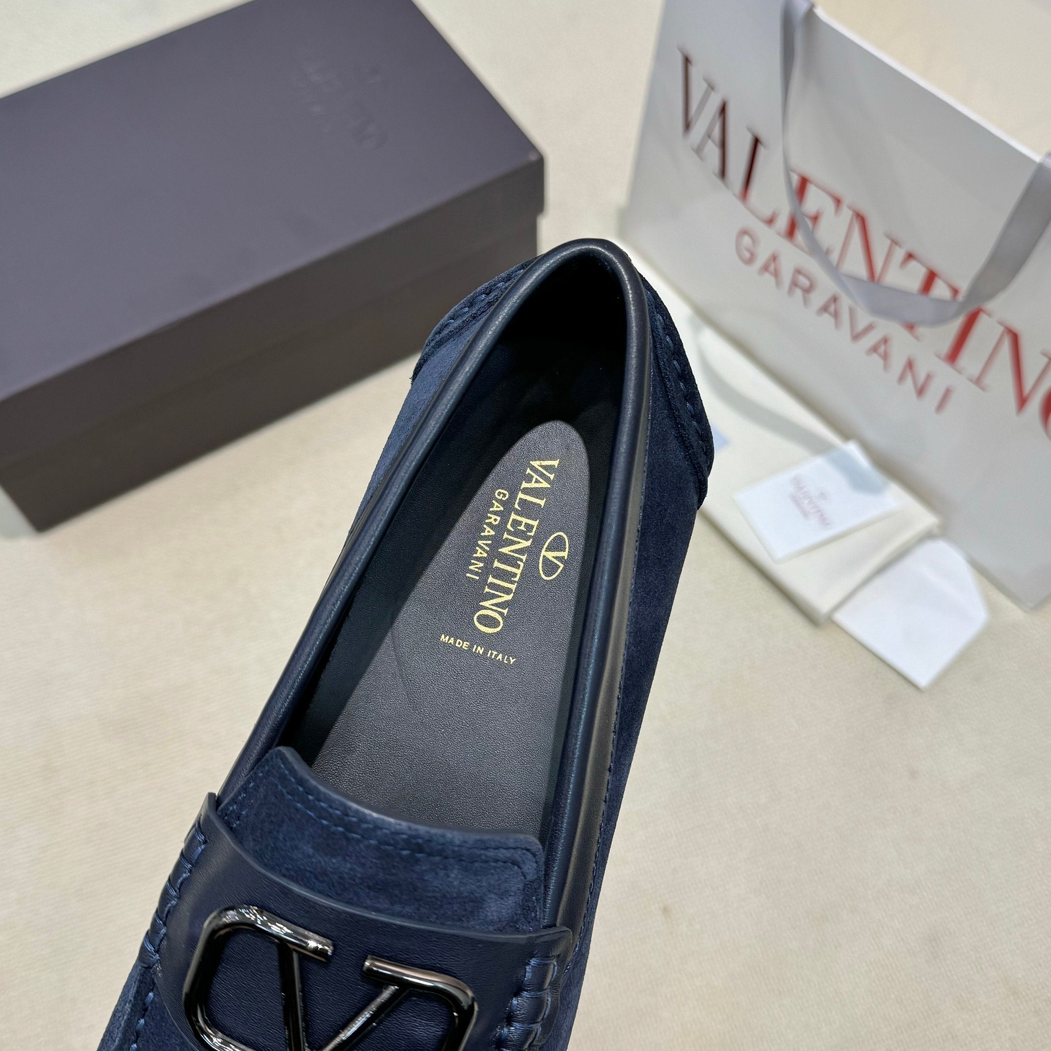 LuxluxHouse Best Quality Shoes Valentino