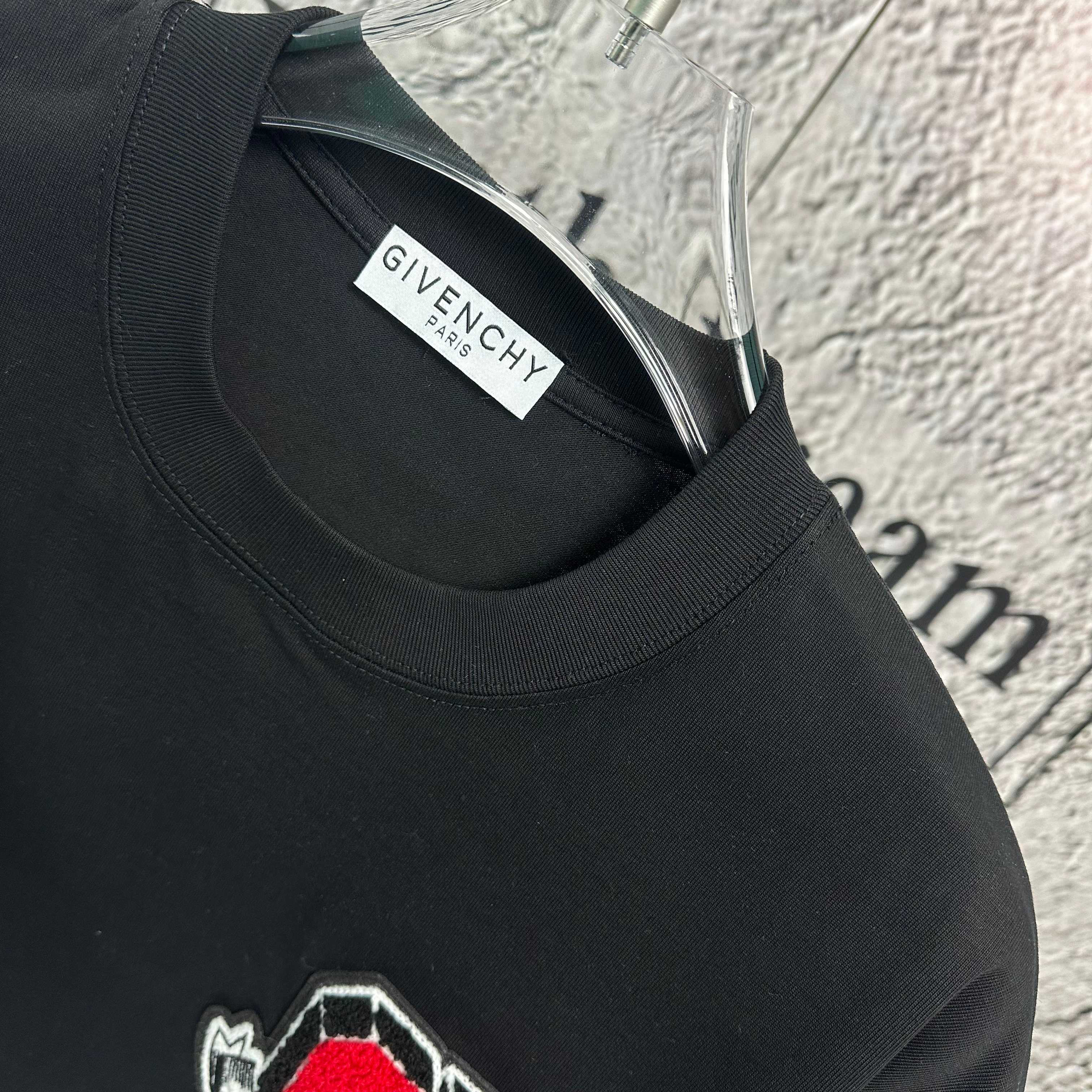 LuxluxHouse Best Quality Clothes Givenchy T-shirt