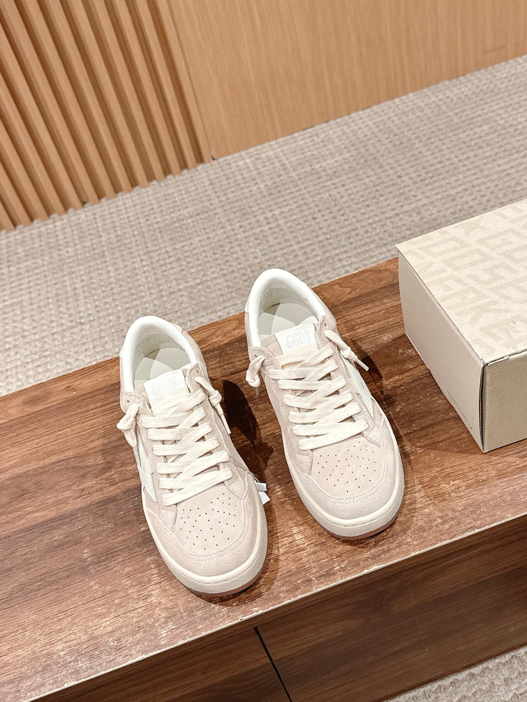 LuxluxHouse Best Quality Shoes Golden Goose
