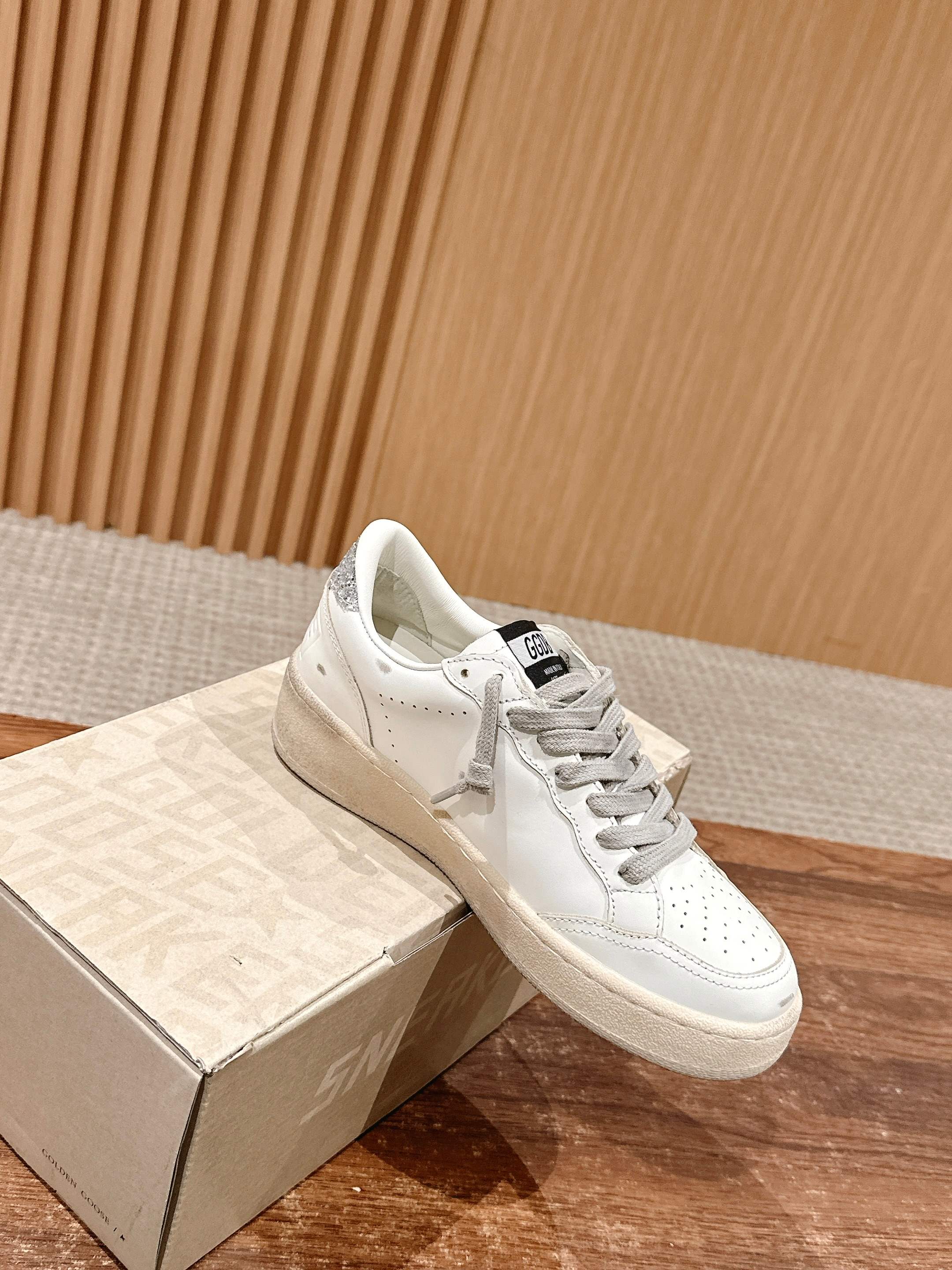 LuxluxHouse Best Quality Shoes Golden Goose