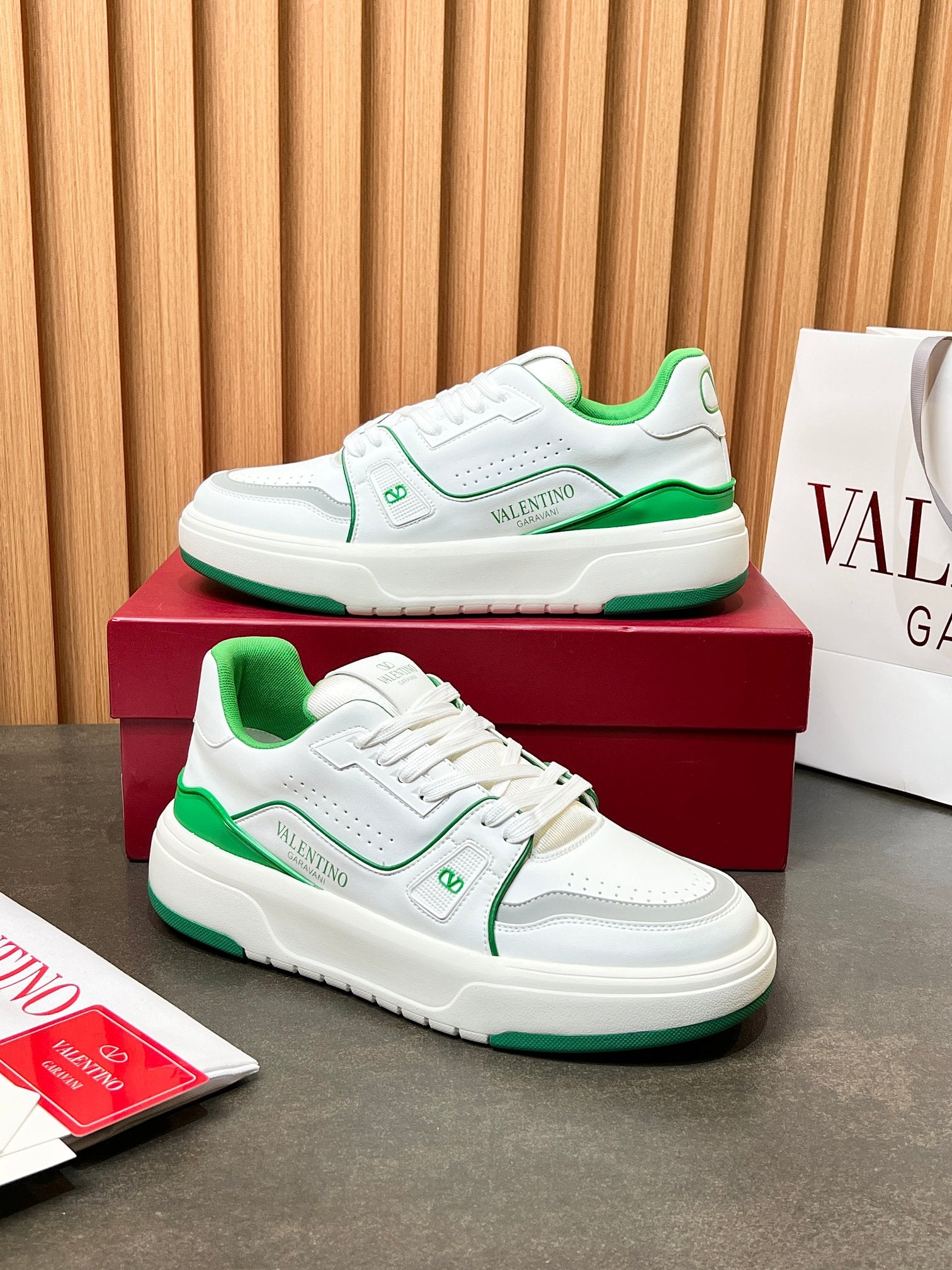 LuxluxHouse Best Quality Shoes Valentino