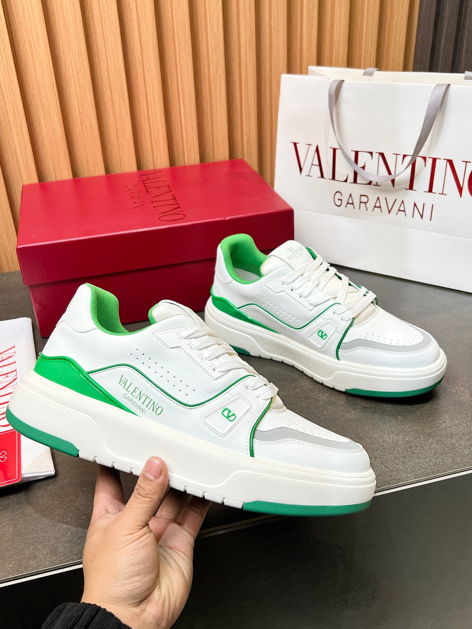 LuxluxHouse Best Quality Shoes Valentino