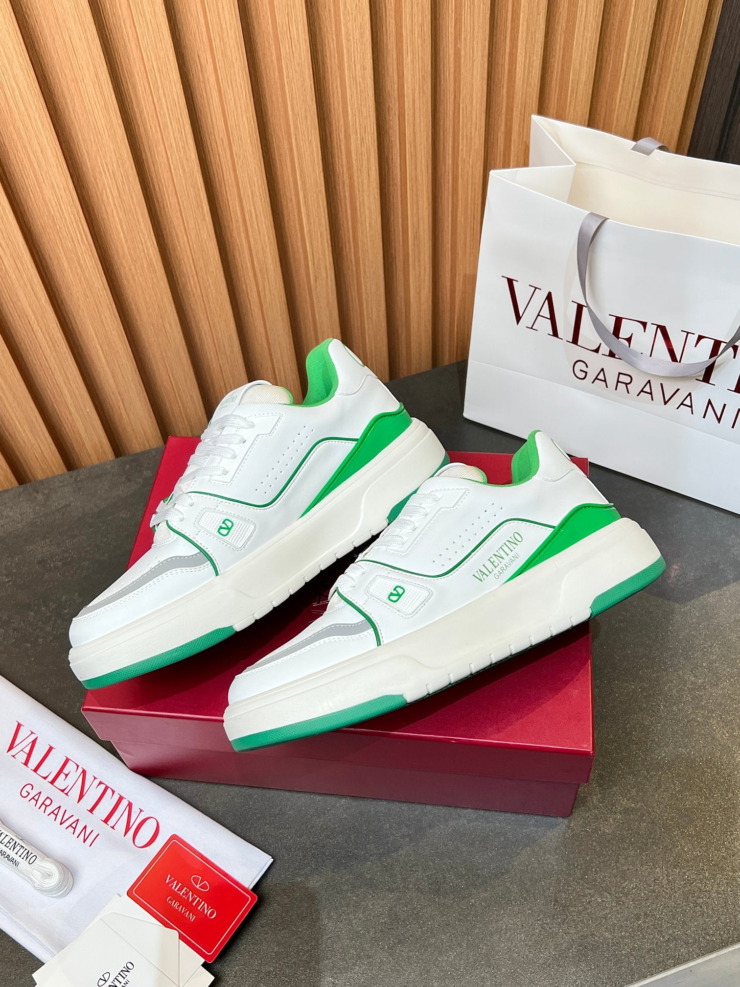 LuxluxHouse Best Quality Shoes Valentino