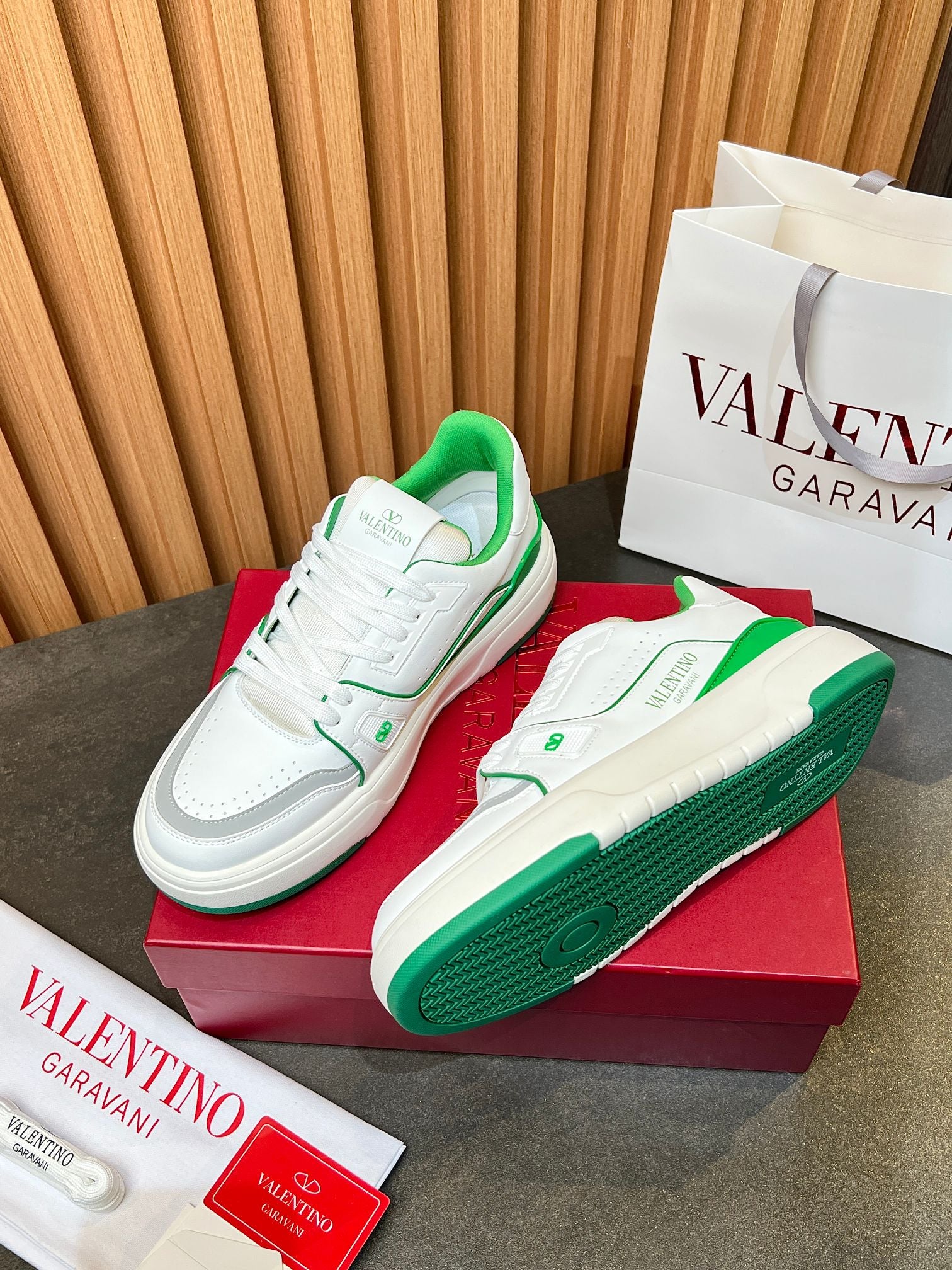 LuxluxHouse Best Quality Shoes Valentino