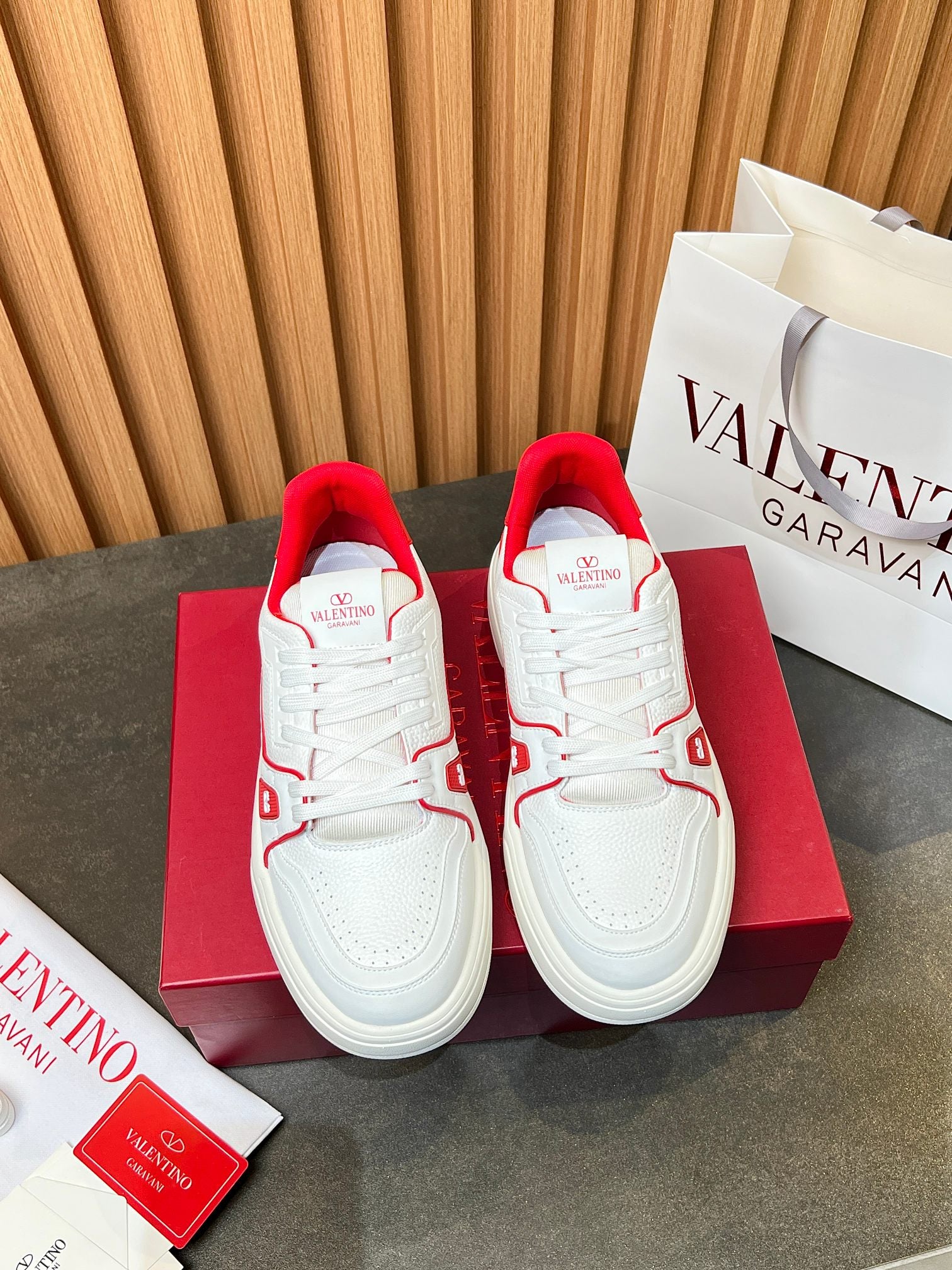 LuxluxHouse Best Quality Shoes Valentino