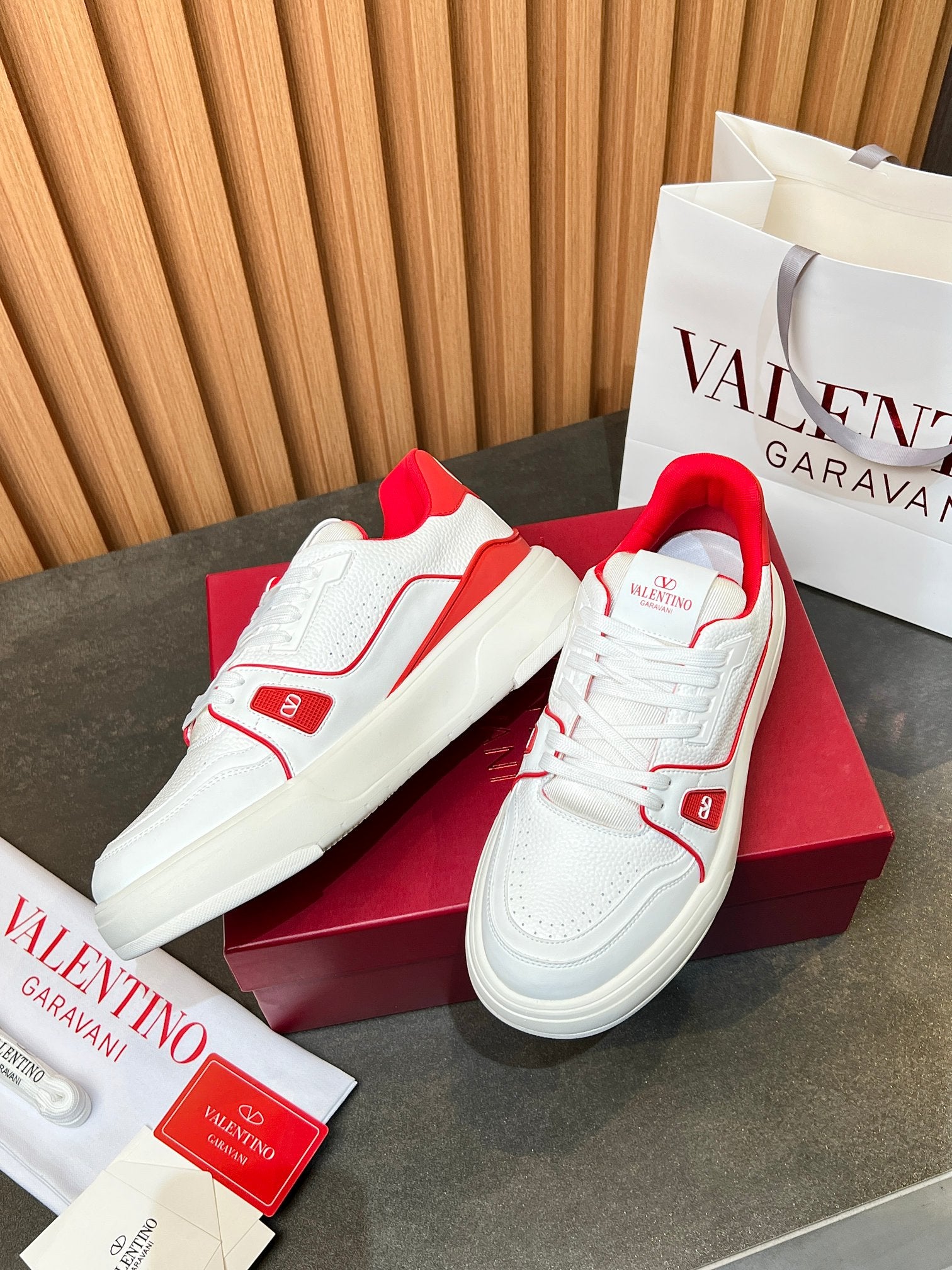 LuxluxHouse Best Quality Shoes Valentino
