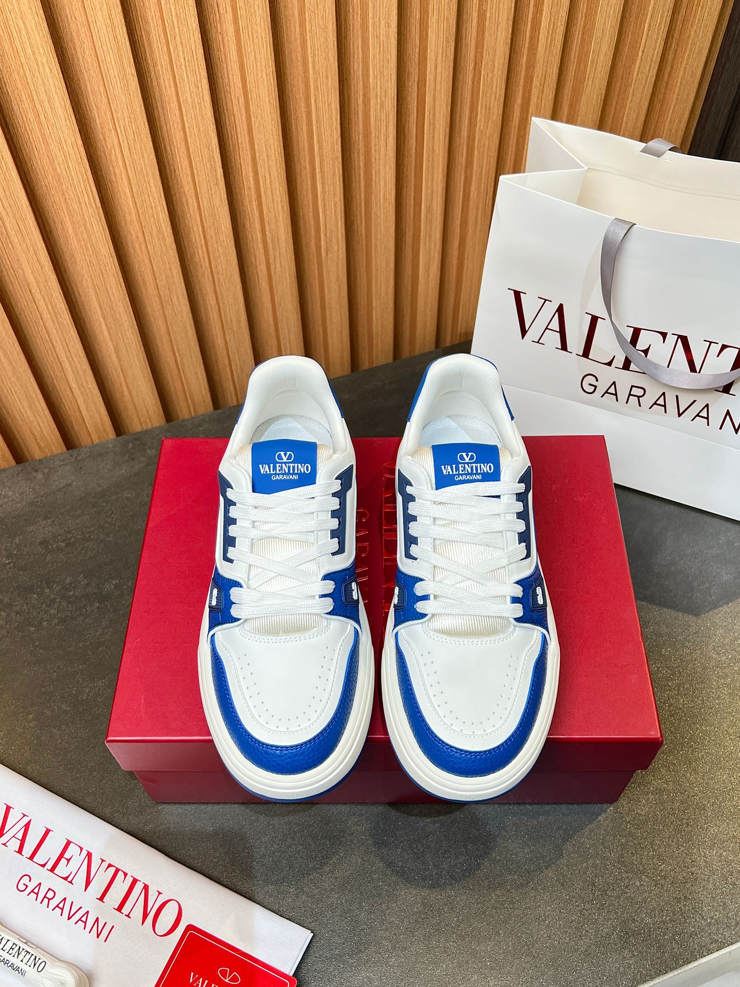 LuxluxHouse Best Quality Shoes Valentino