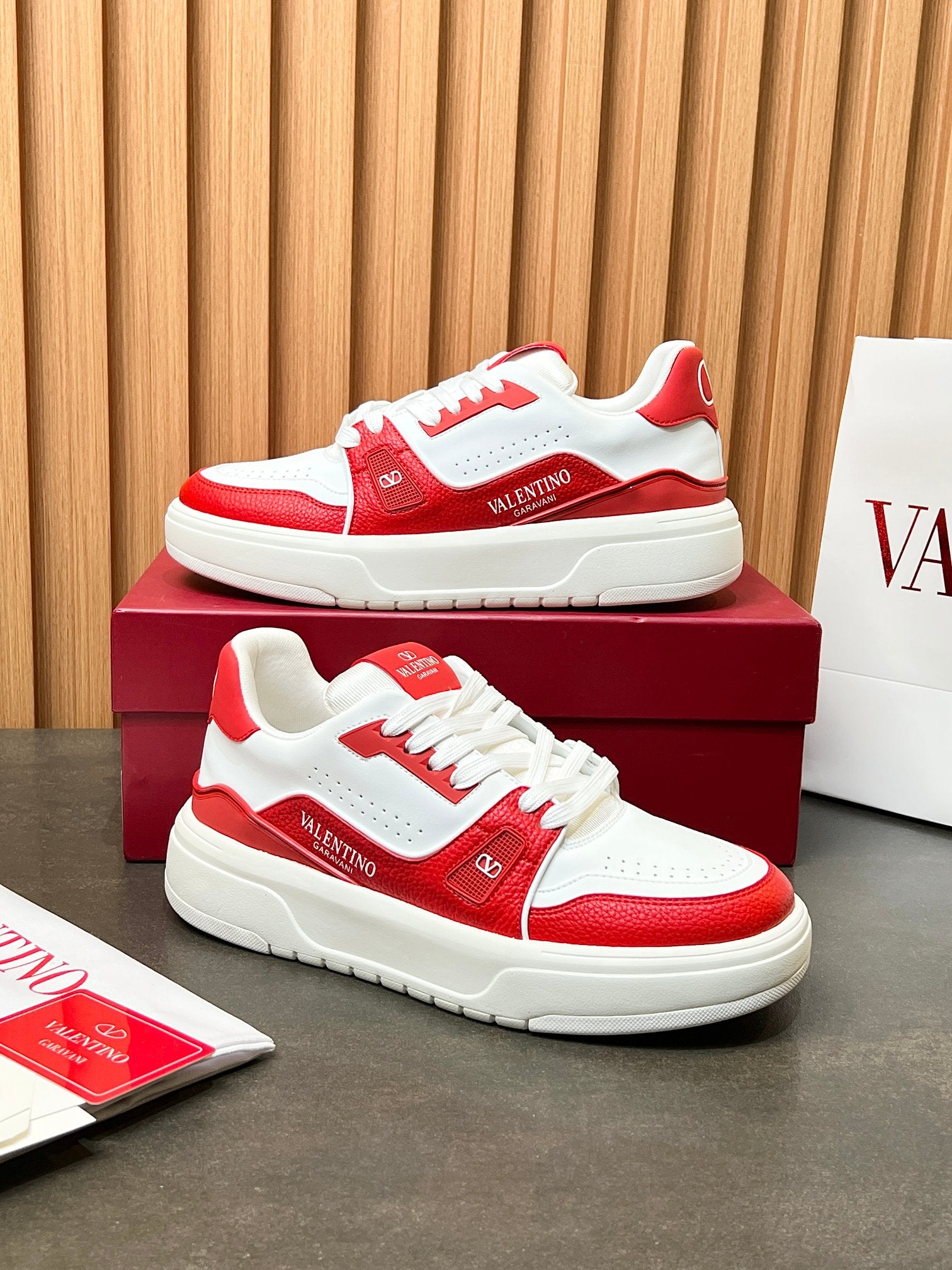 LuxluxHouse Best Quality Shoes Valentino