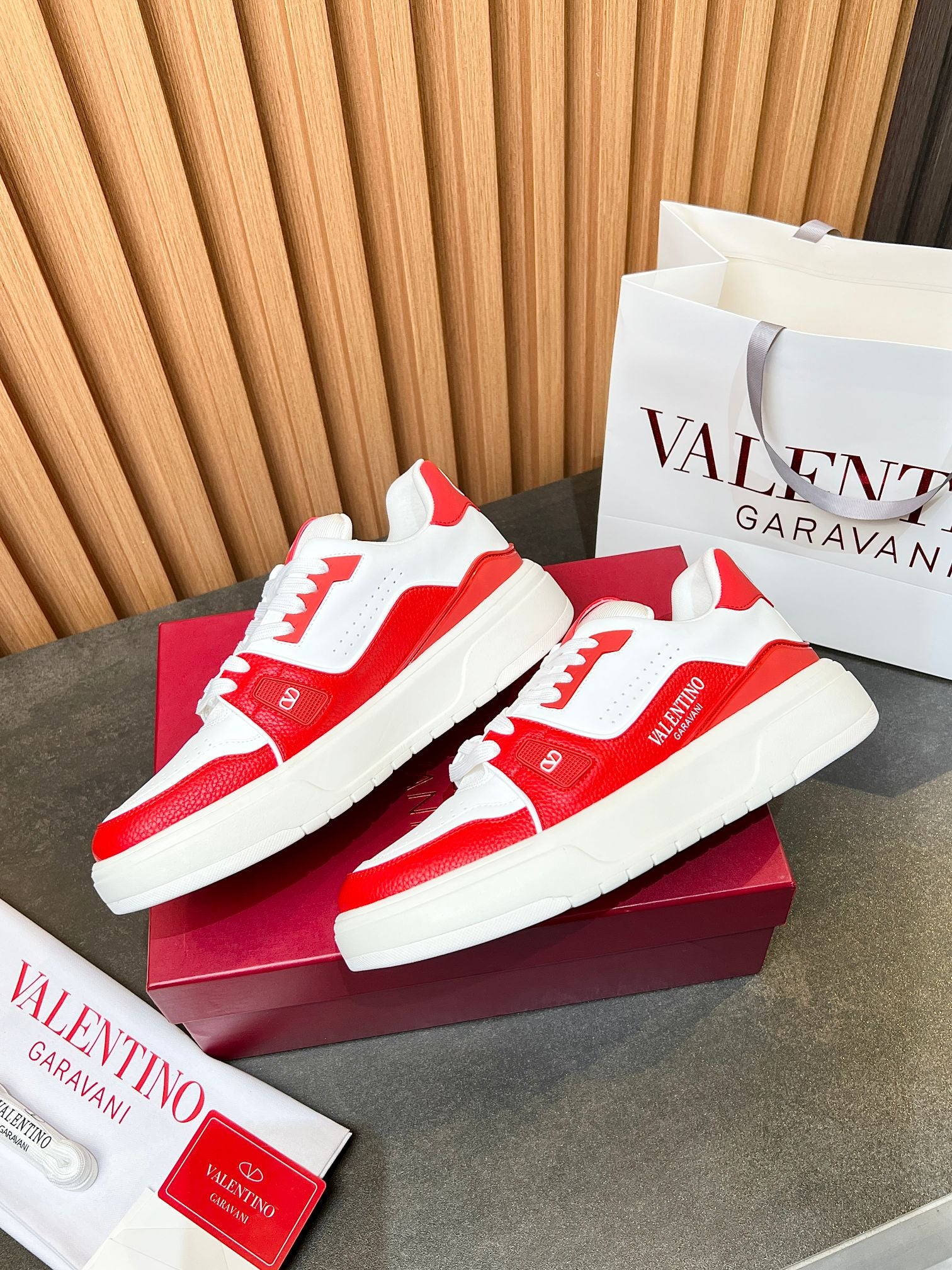 LuxluxHouse Best Quality Shoes Valentino