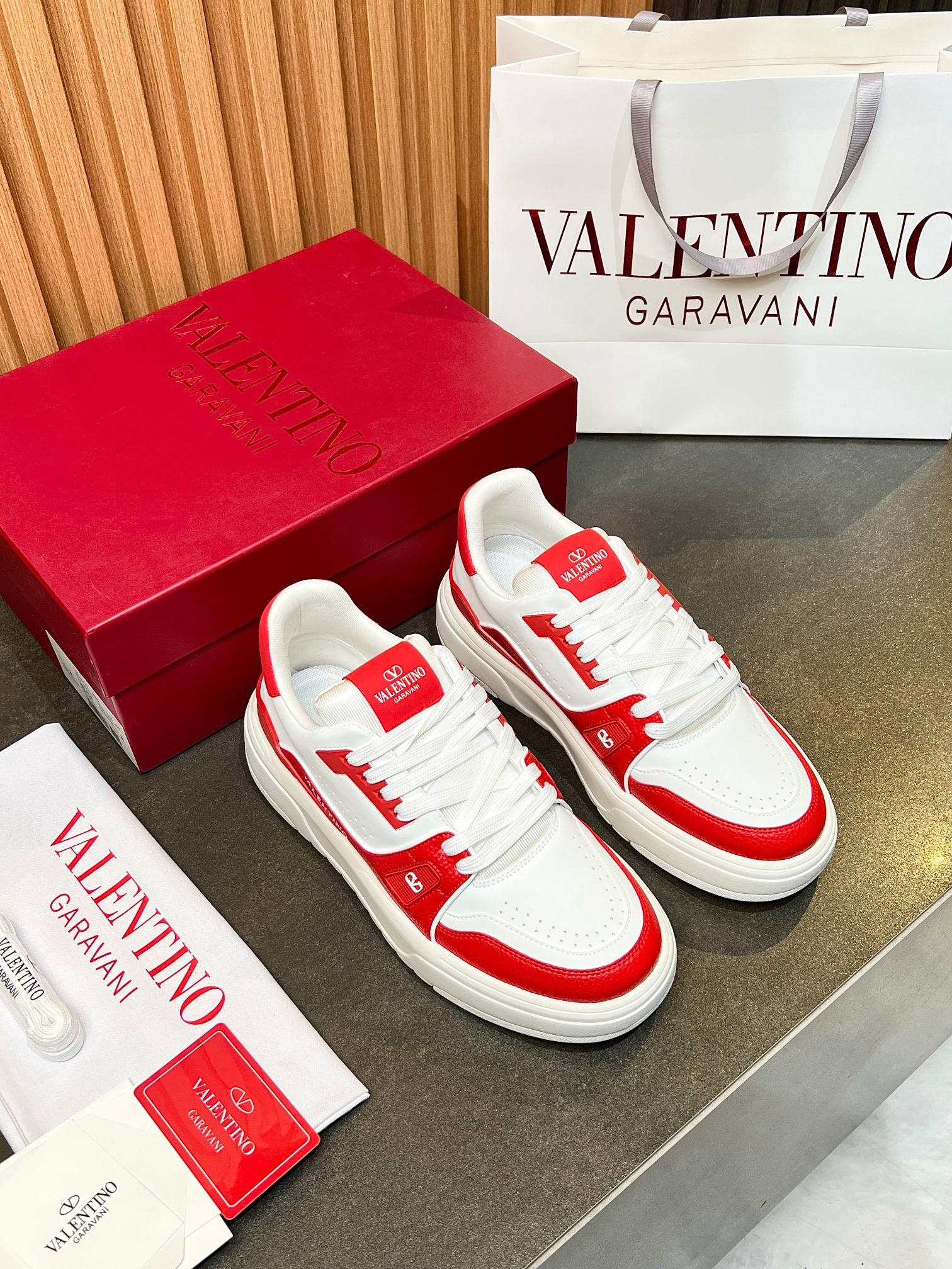 LuxluxHouse Best Quality Shoes Valentino
