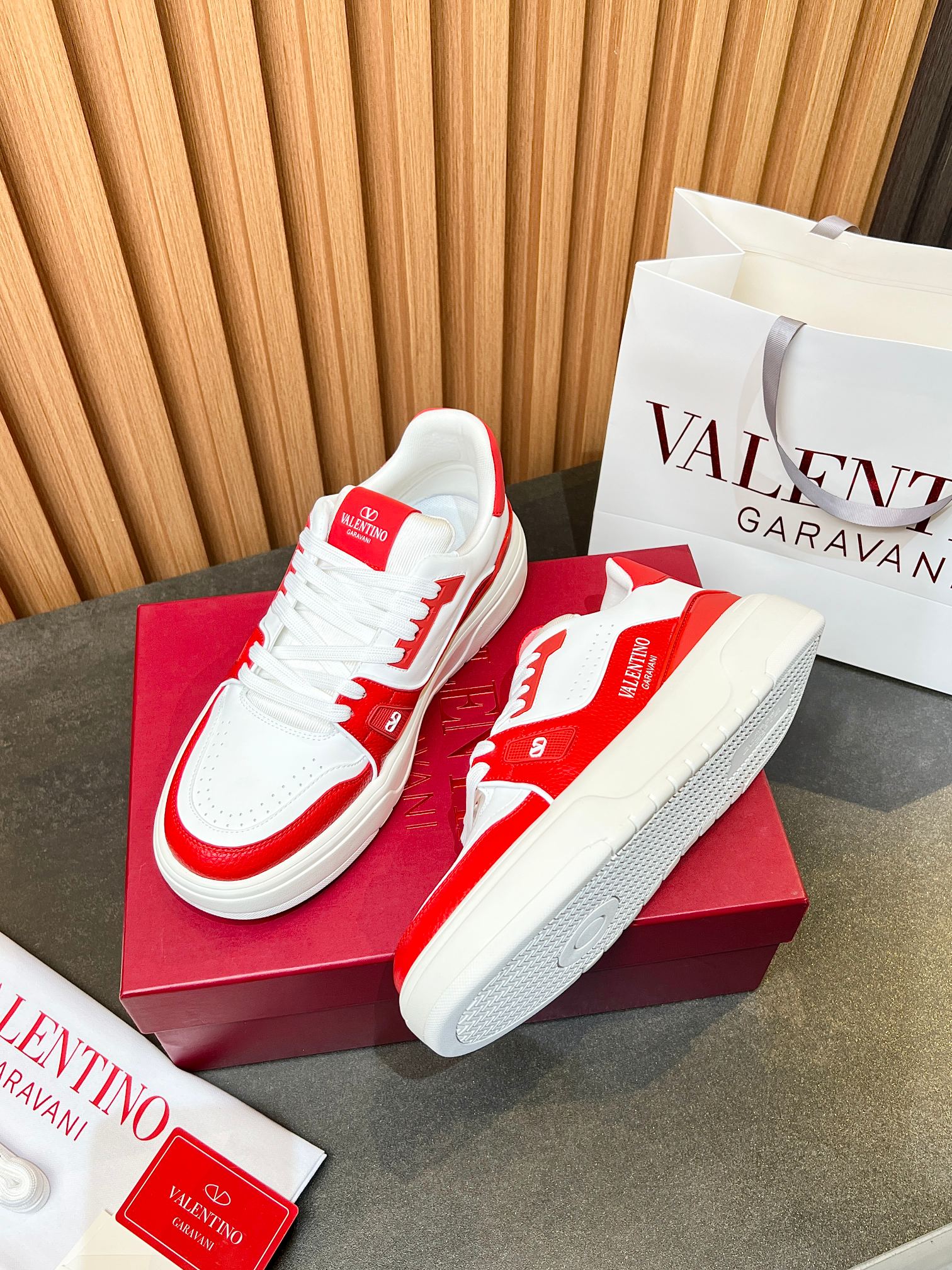 LuxluxHouse Best Quality Shoes Valentino