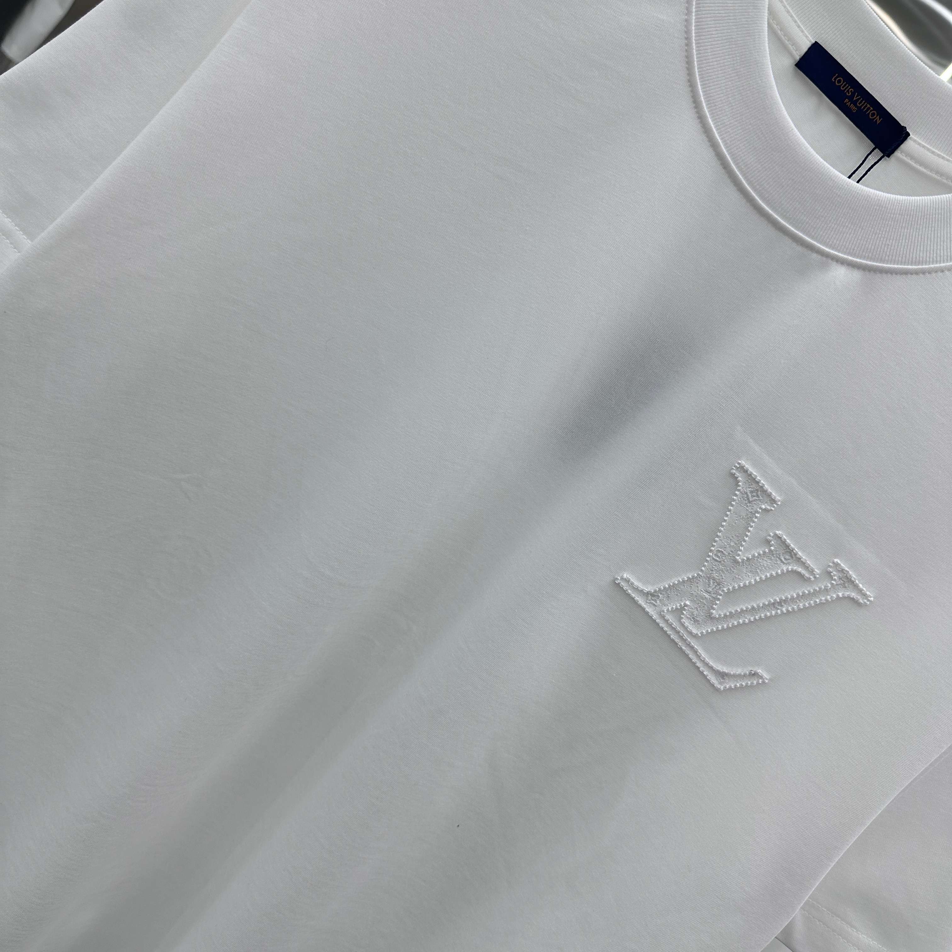 LuxluxHouse Best Quality Clothes T-shirt Louis Vuitton