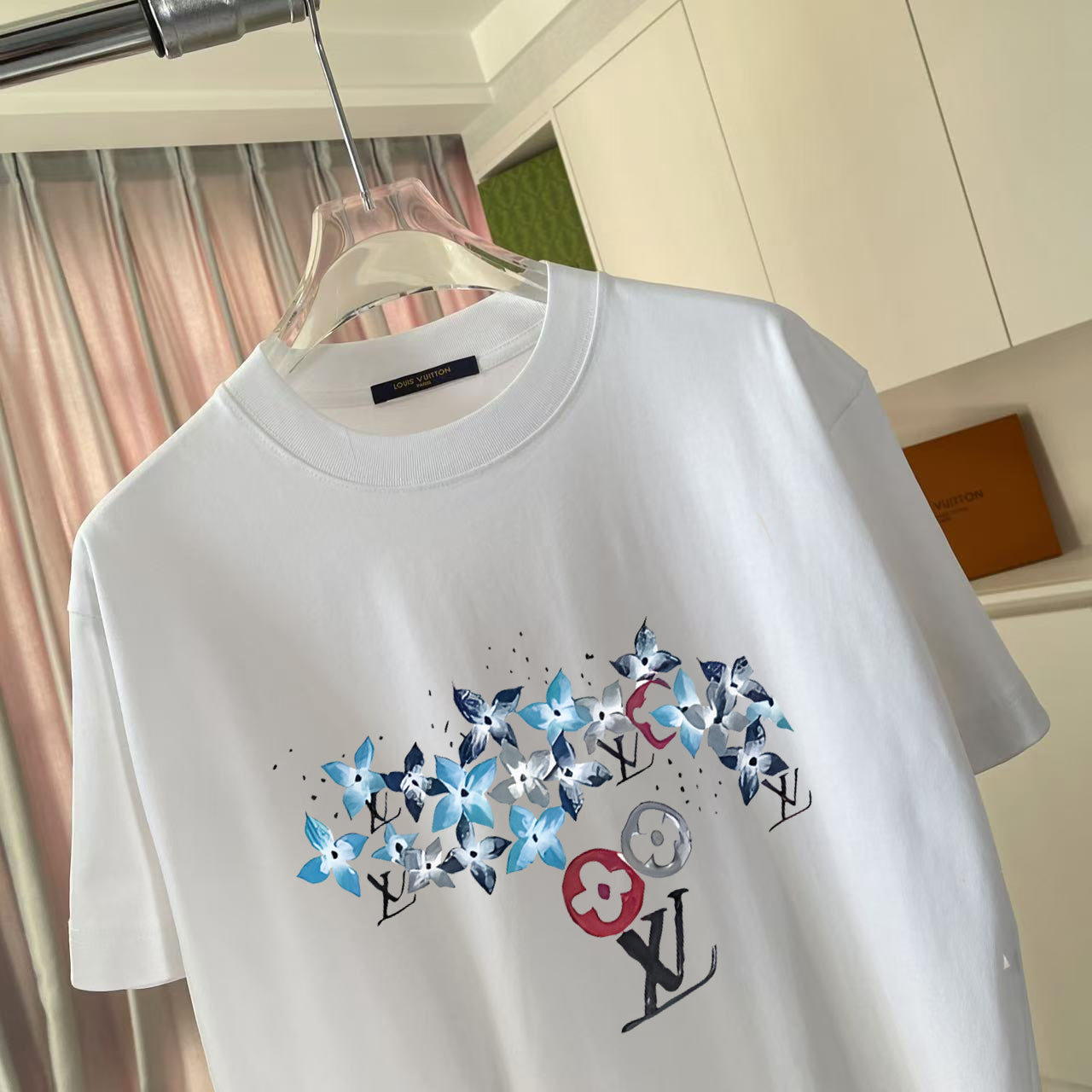 LuxluxHouse Best Quality Clothes T-shirt Louis Vuitton