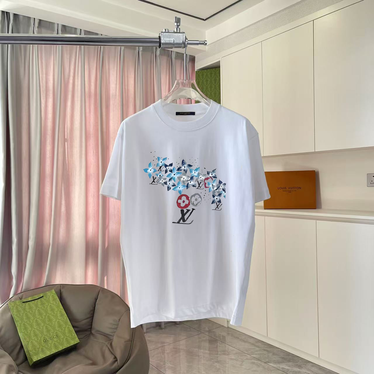 LuxluxHouse Best Quality Clothes T-shirt Louis Vuitton
