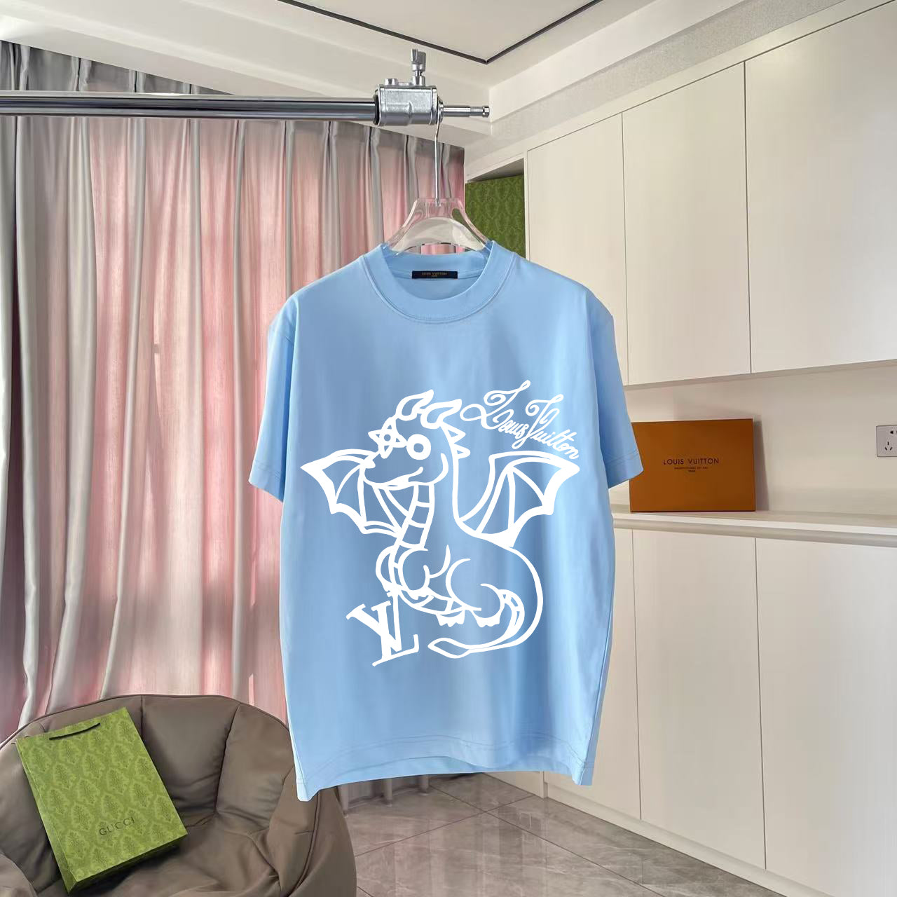 LuxluxHouse Best Quality Clothes T-shirt Louis Vuitton