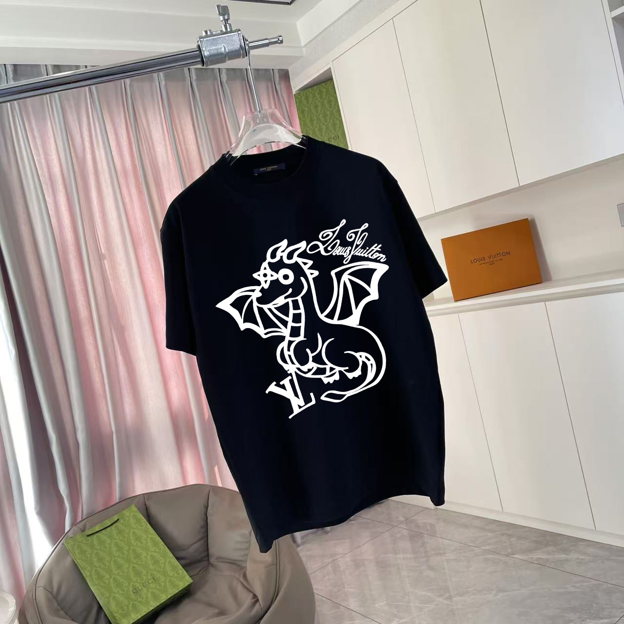 LuxluxHouse Best Quality Clothes T-shirt Louis Vuitton