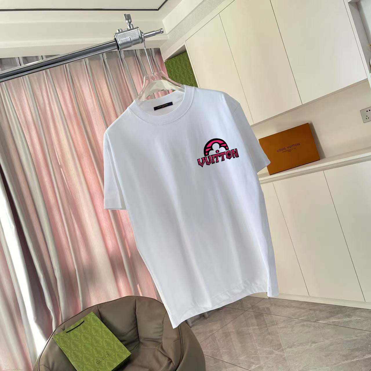 LuxluxHouse Best Quality Clothes T-shirt Louis Vuitton