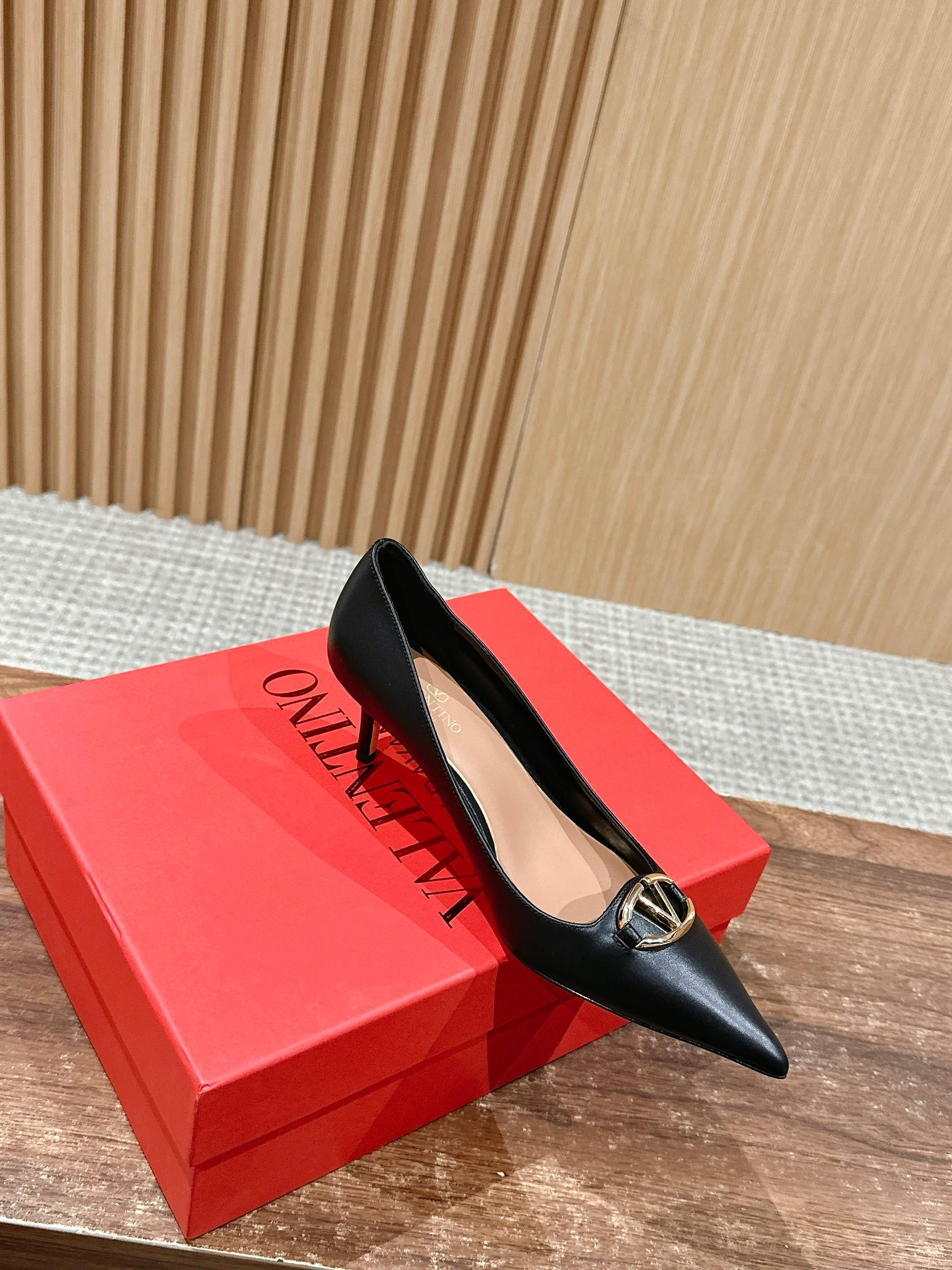 LuxluxHouse Best Quality Valentino Women Shoes