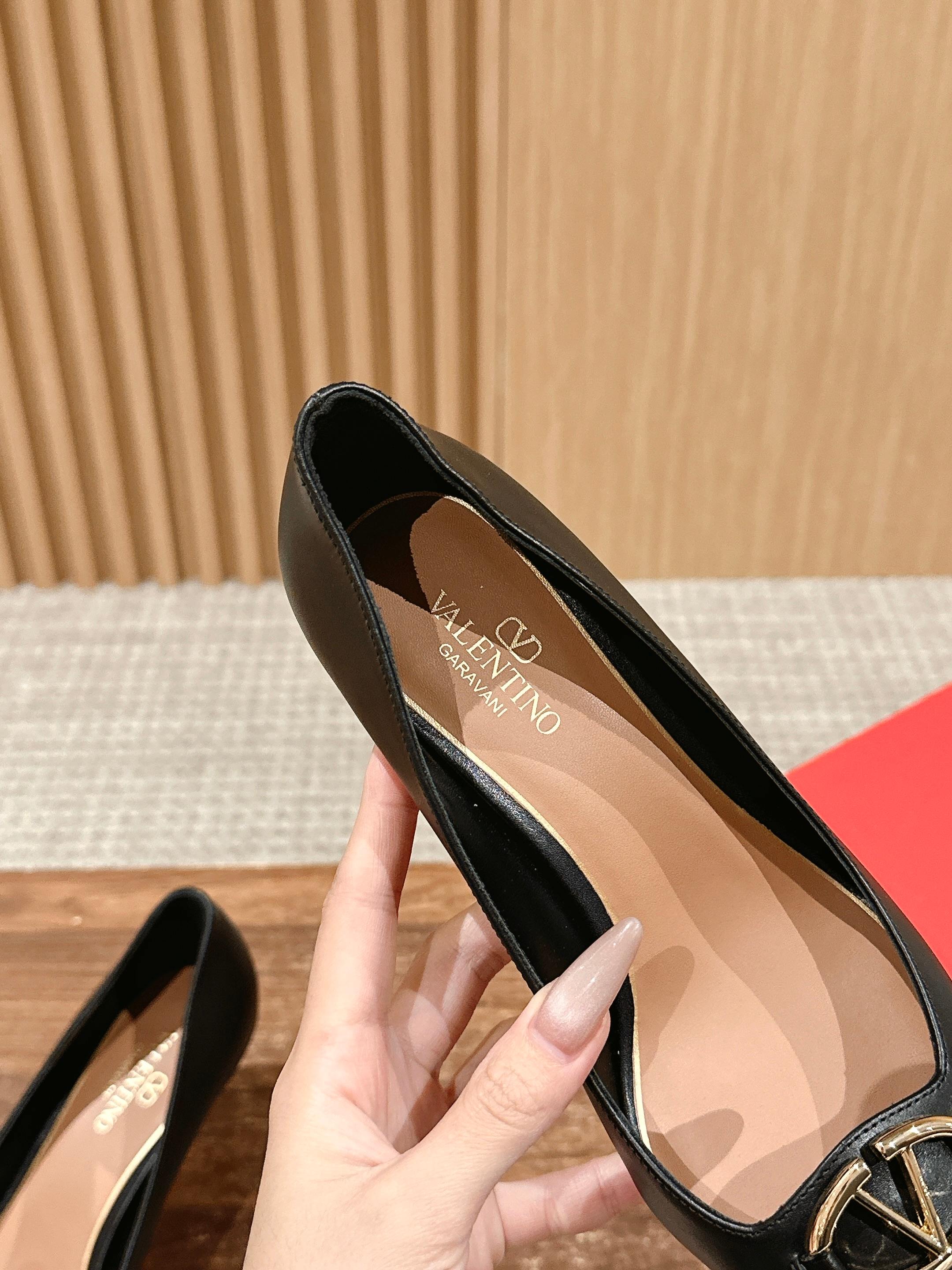 LuxluxHouse Best Quality Valentino Women Shoes