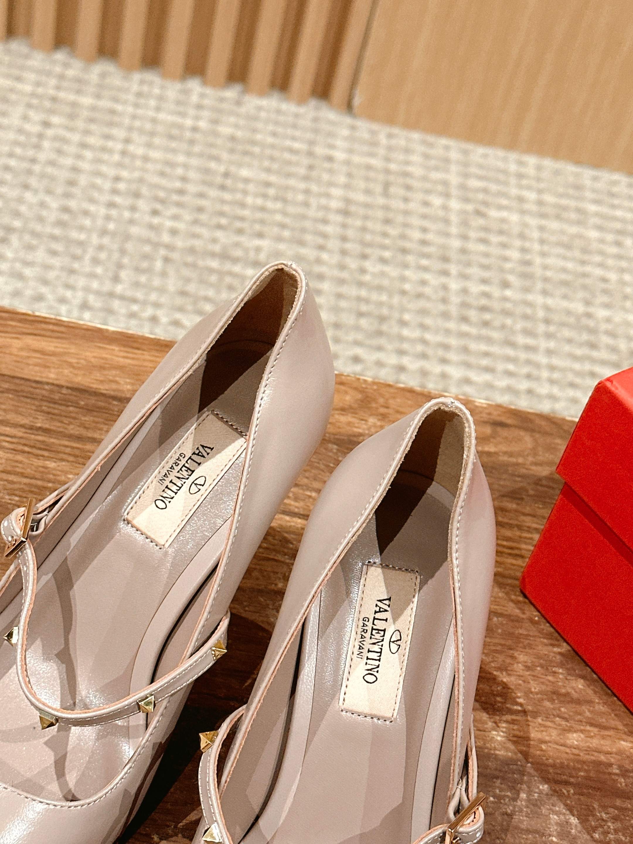 LuxluxHouse Best Quality Valentino Women Shoes