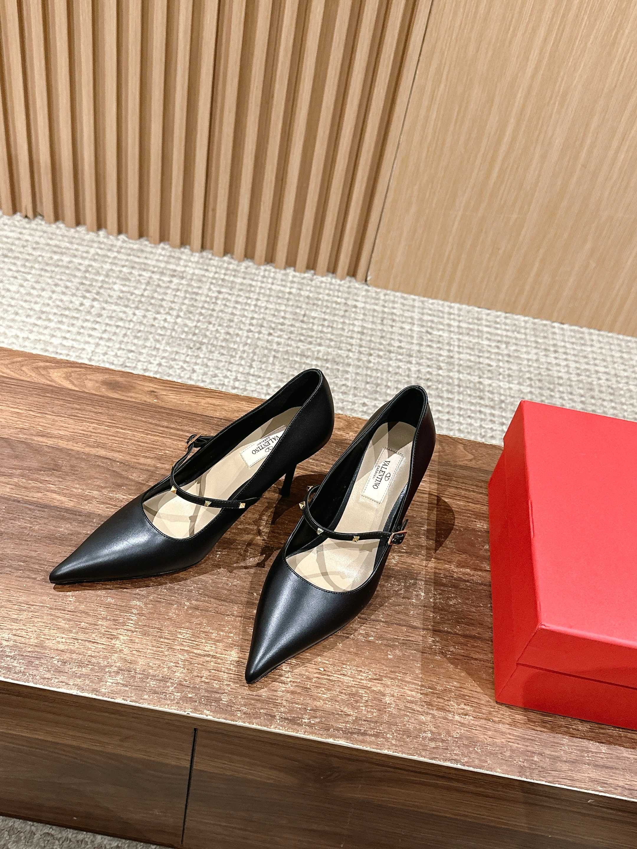 LuxluxHouse Best Quality Valentino Women Shoes