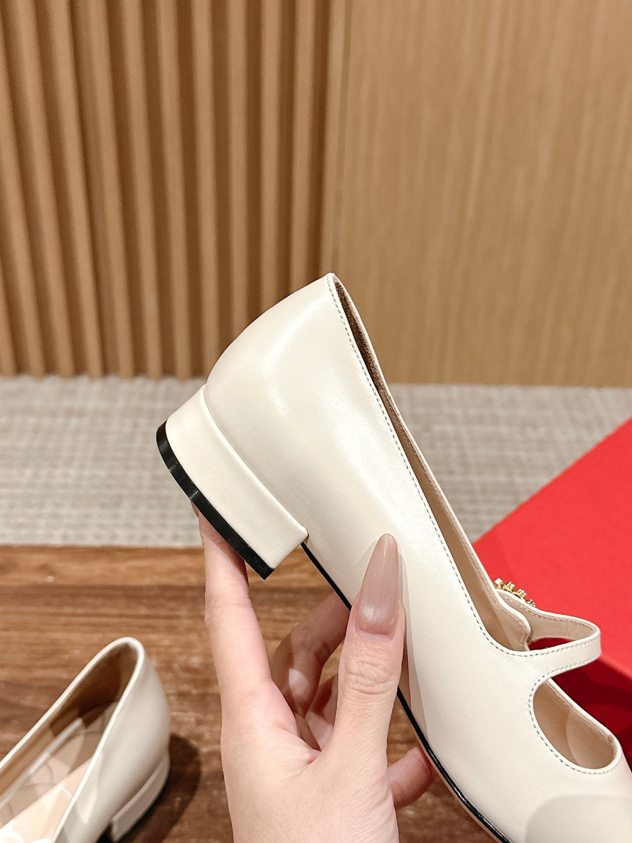 LuxluxHouse Best Quality Valentino Women Shoes