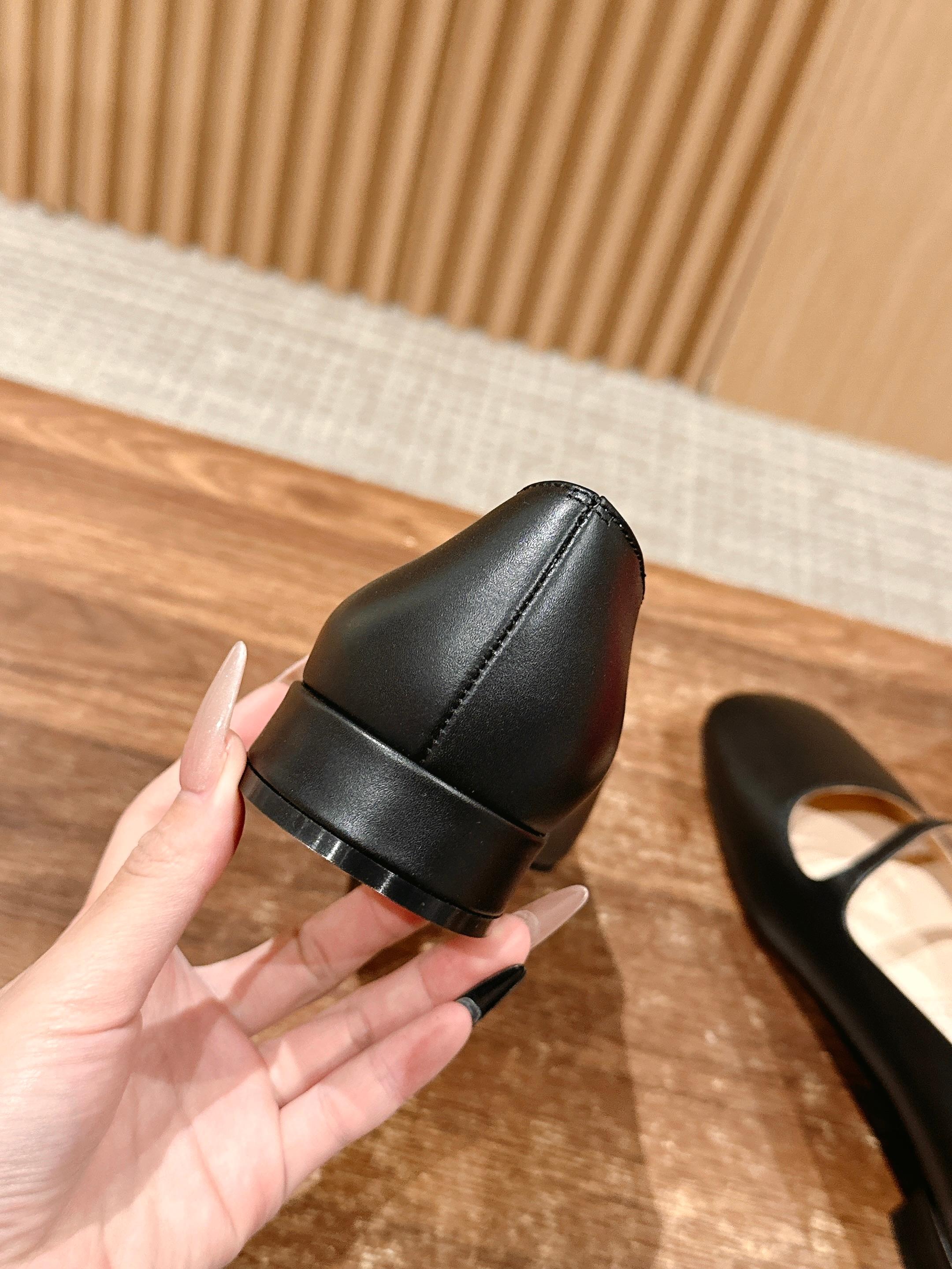 LuxluxHouse Best Quality Valentino Women Shoes