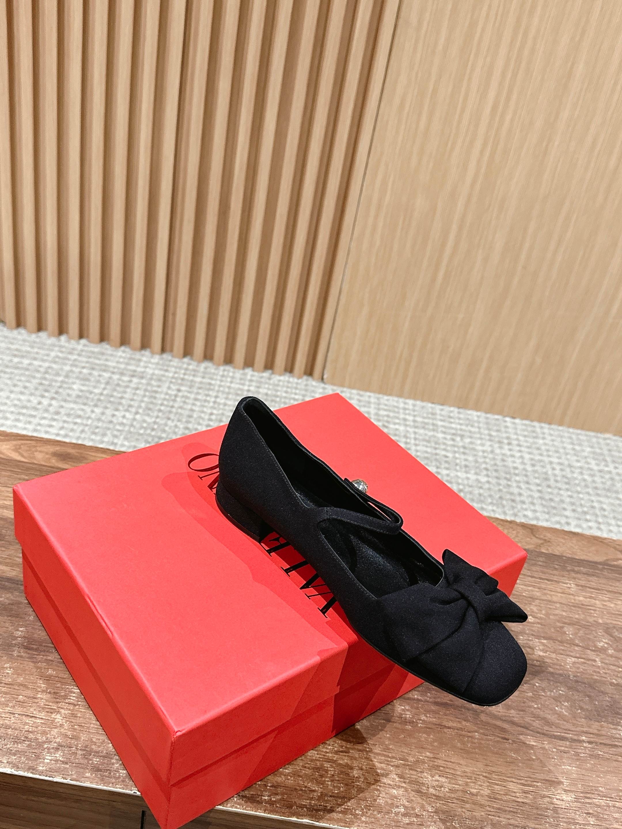 LuxluxHouse Best Quality Valentino Women Shoes