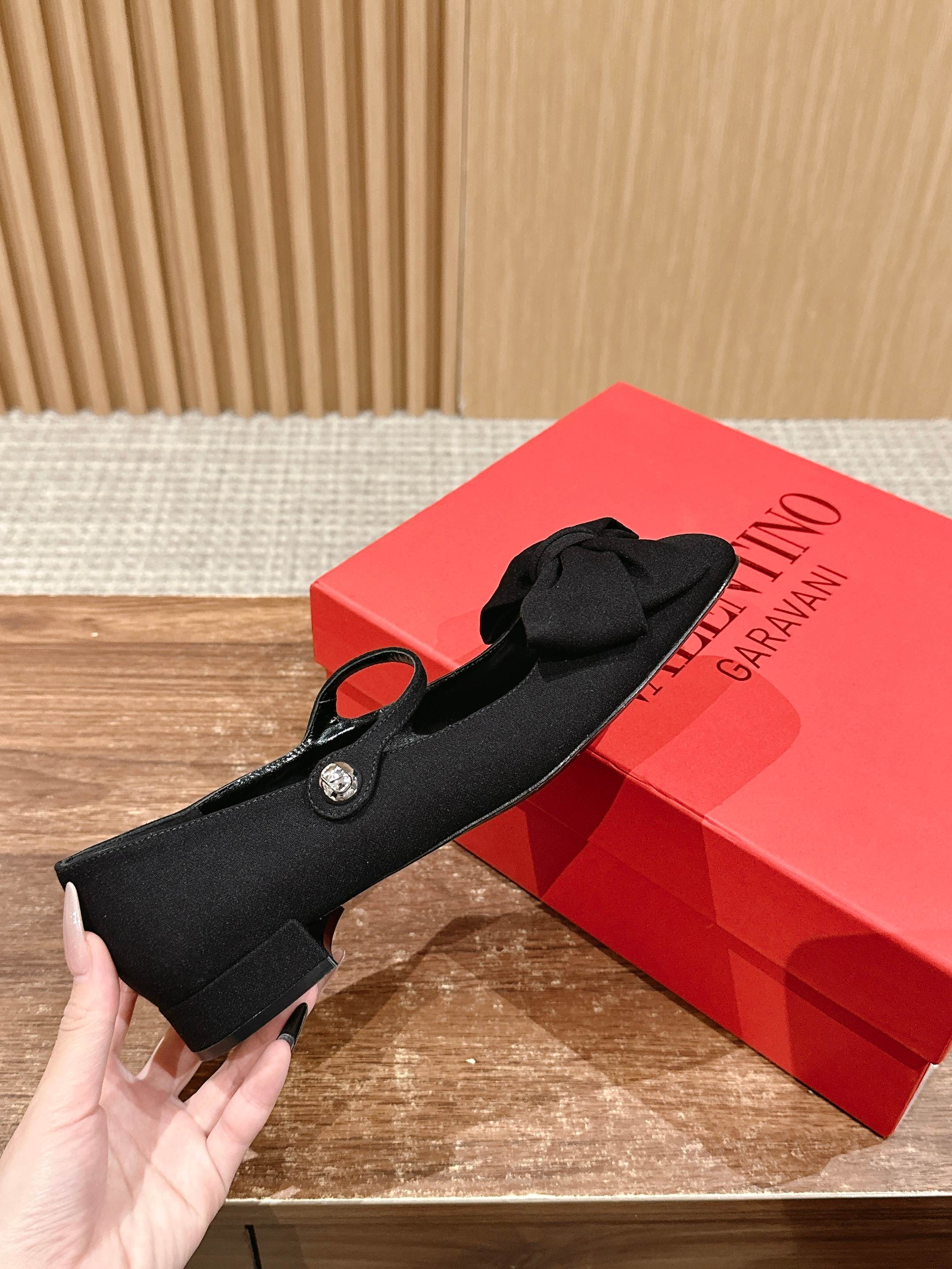 LuxluxHouse Best Quality Valentino Women Shoes