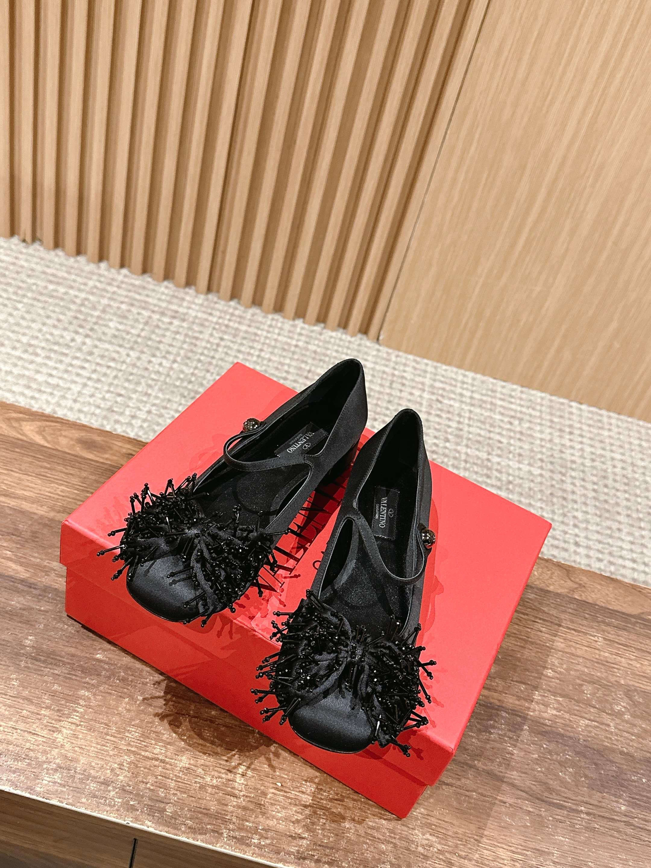 LuxluxHouse Best Quality Valentino Women Shoes