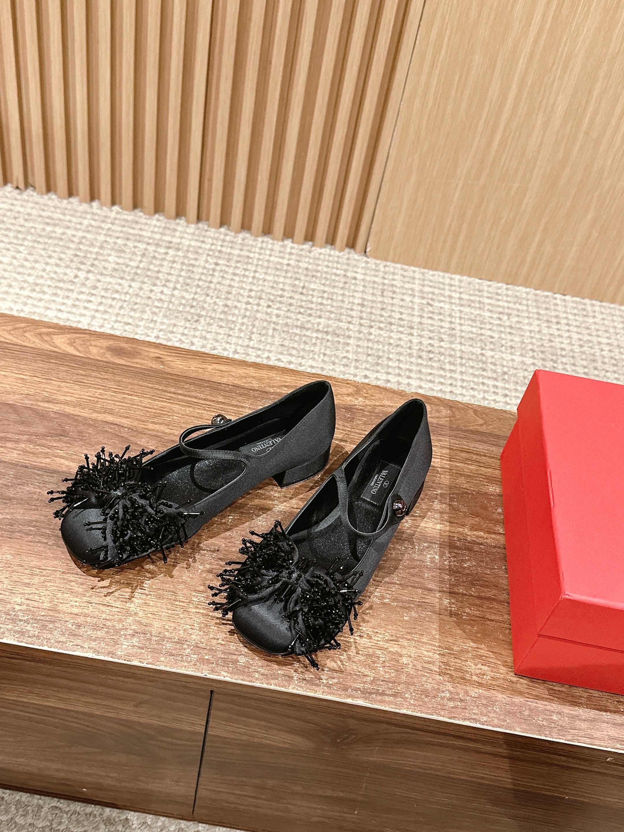 LuxluxHouse Best Quality Valentino Women Shoes