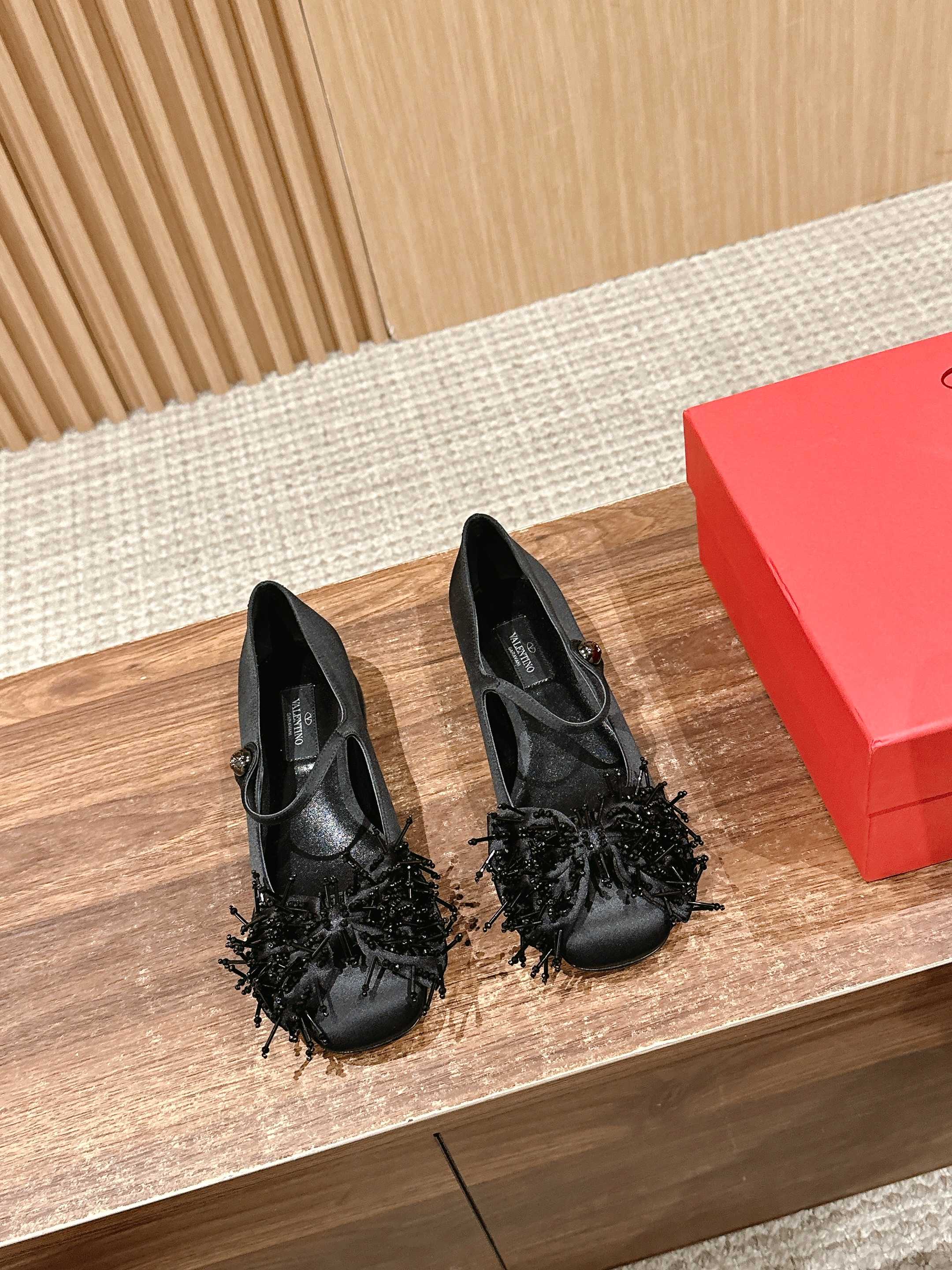 LuxluxHouse Best Quality Valentino Women Shoes