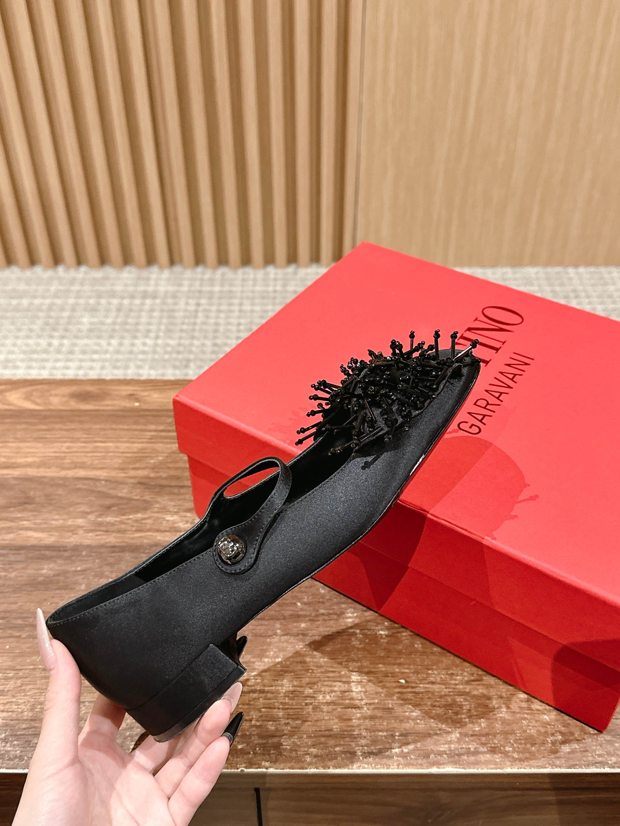 LuxluxHouse Best Quality Valentino Women Shoes