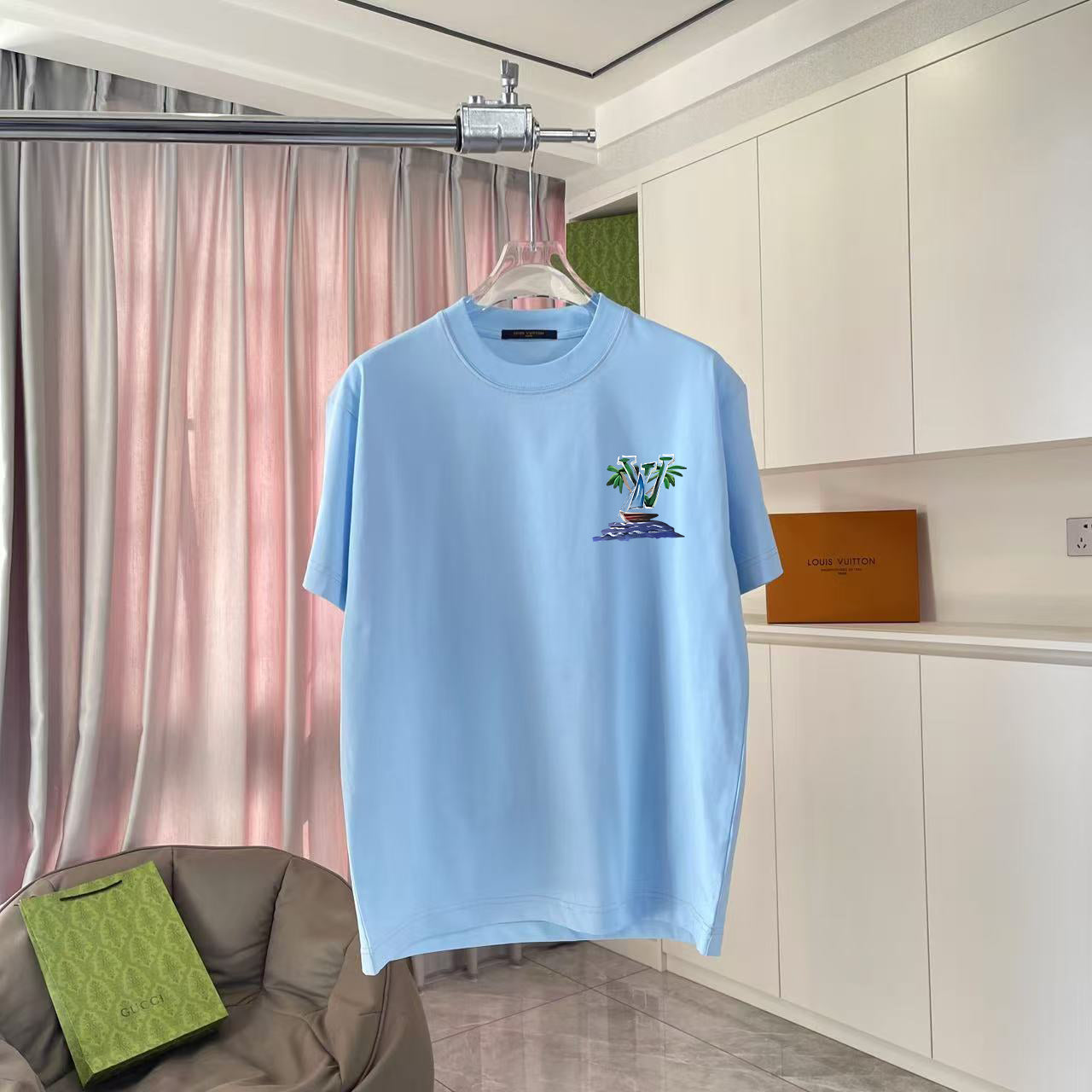LuxluxHouse Best Quality Clothes T-shirt Louis Vuitton