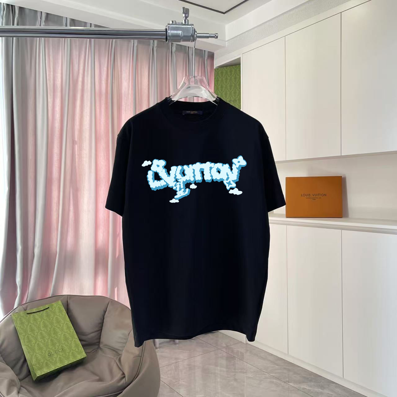LuxluxHouse Best Quality Clothes T-shirt Louis Vuitton