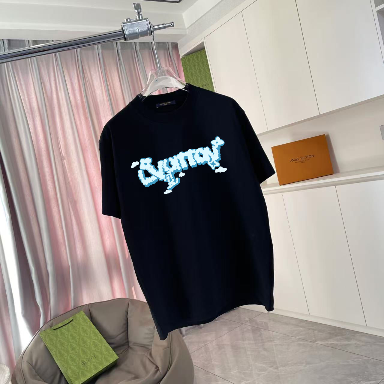 LuxluxHouse Best Quality Clothes T-shirt Louis Vuitton