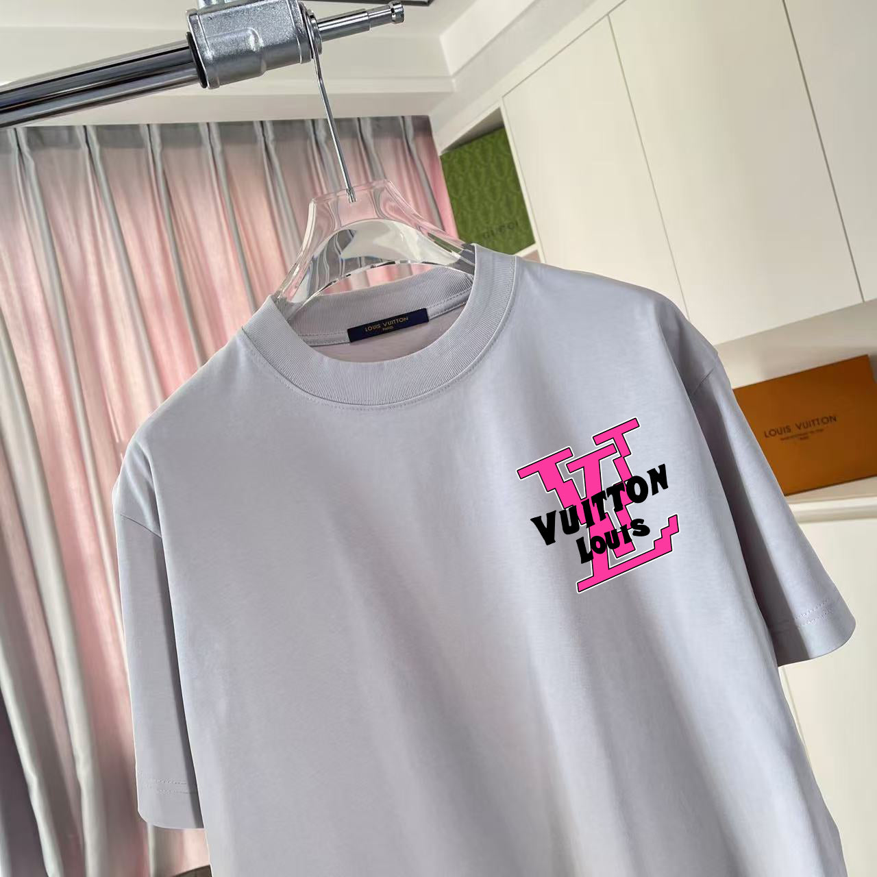 LuxluxHouse Best Quality Clothes T-shirt Louis Vuitton