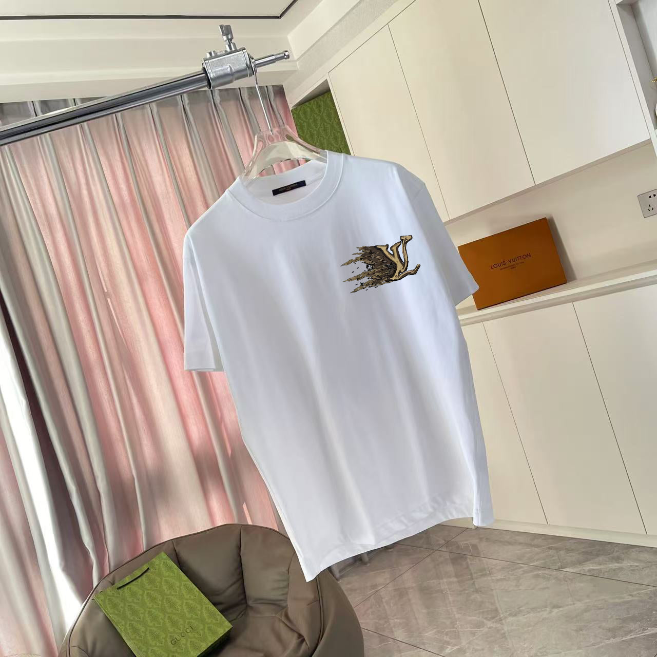 LuxluxHouse Best Quality Clothes T-shirt Louis Vuitton