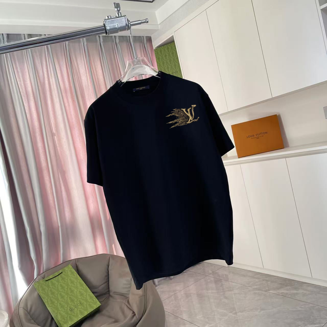 LuxluxHouse Best Quality Clothes T-shirt Louis Vuitton