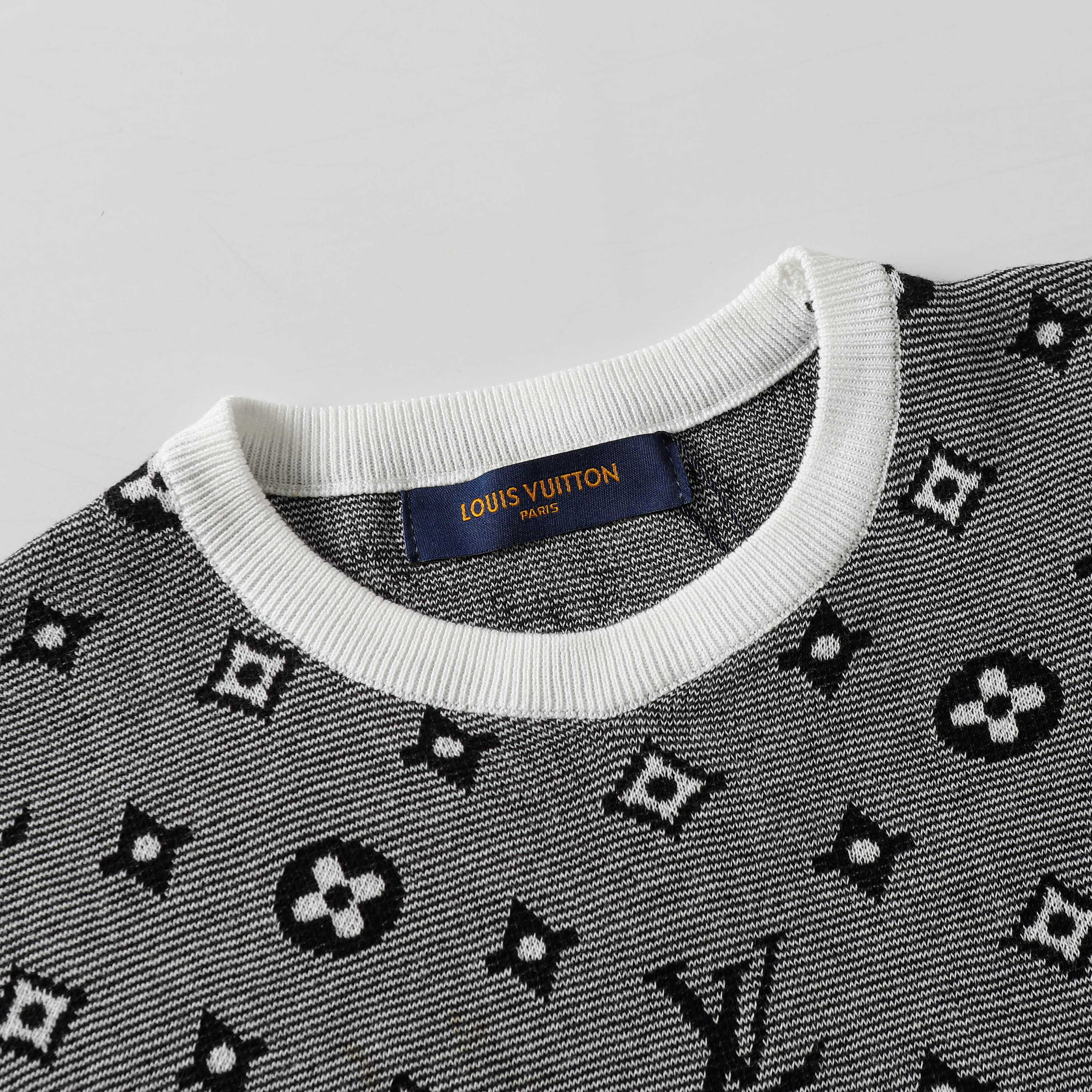 LuxluxHouse Best Quality Clothes T-shirt Louis Vuitton