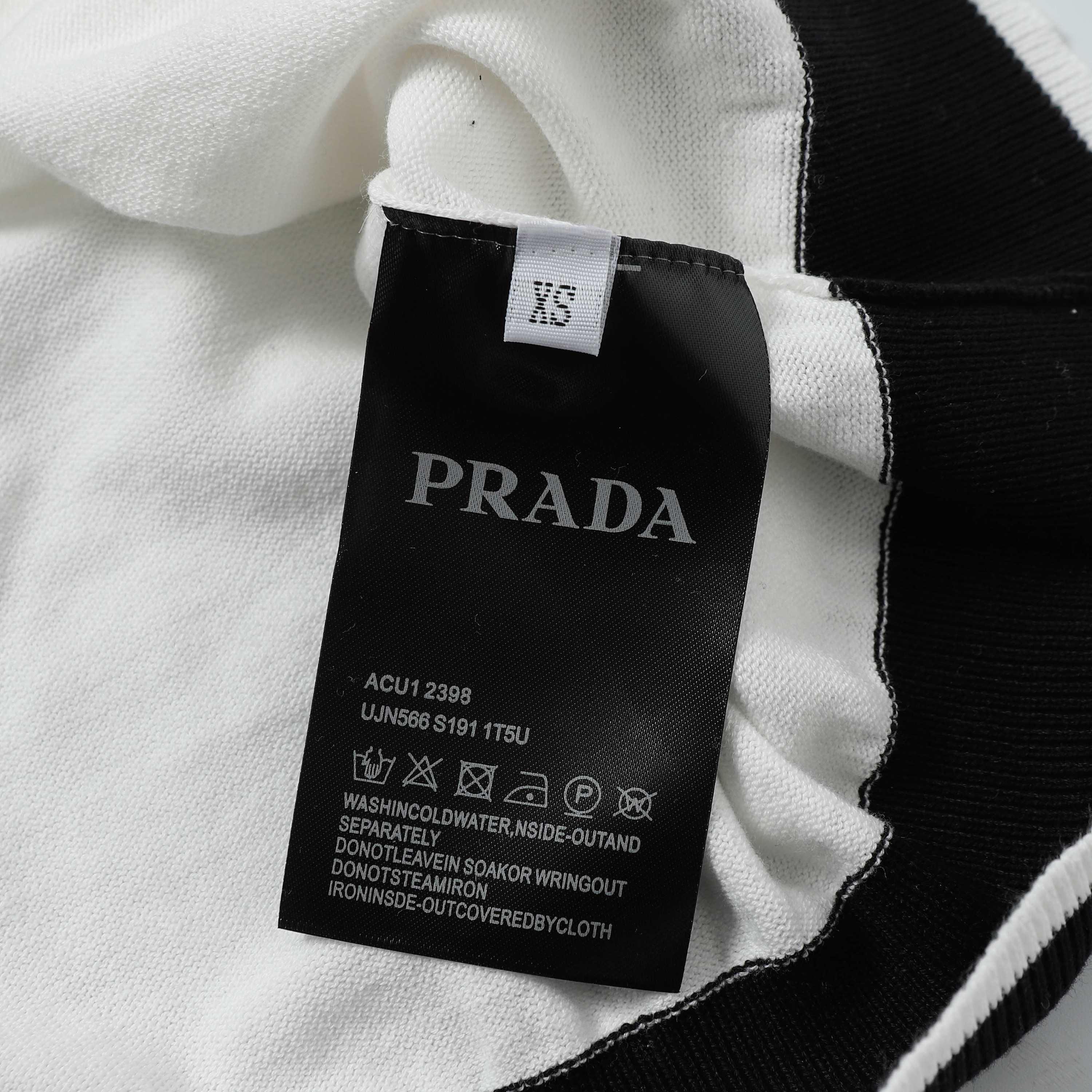 LuxluxHouse Best Quality Clothes T-shirt Prada