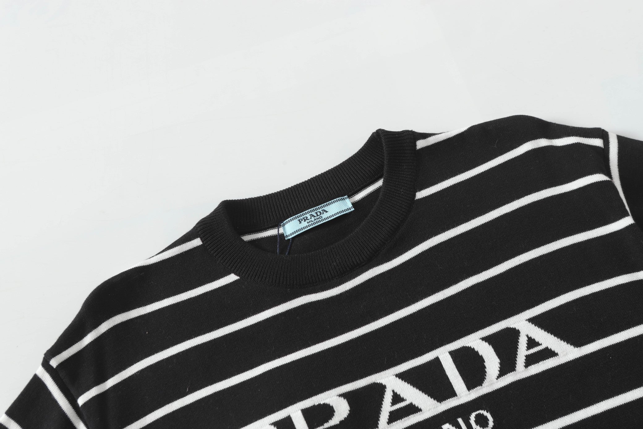 LuxluxHouse Best Quality Clothes T-shirt Prada