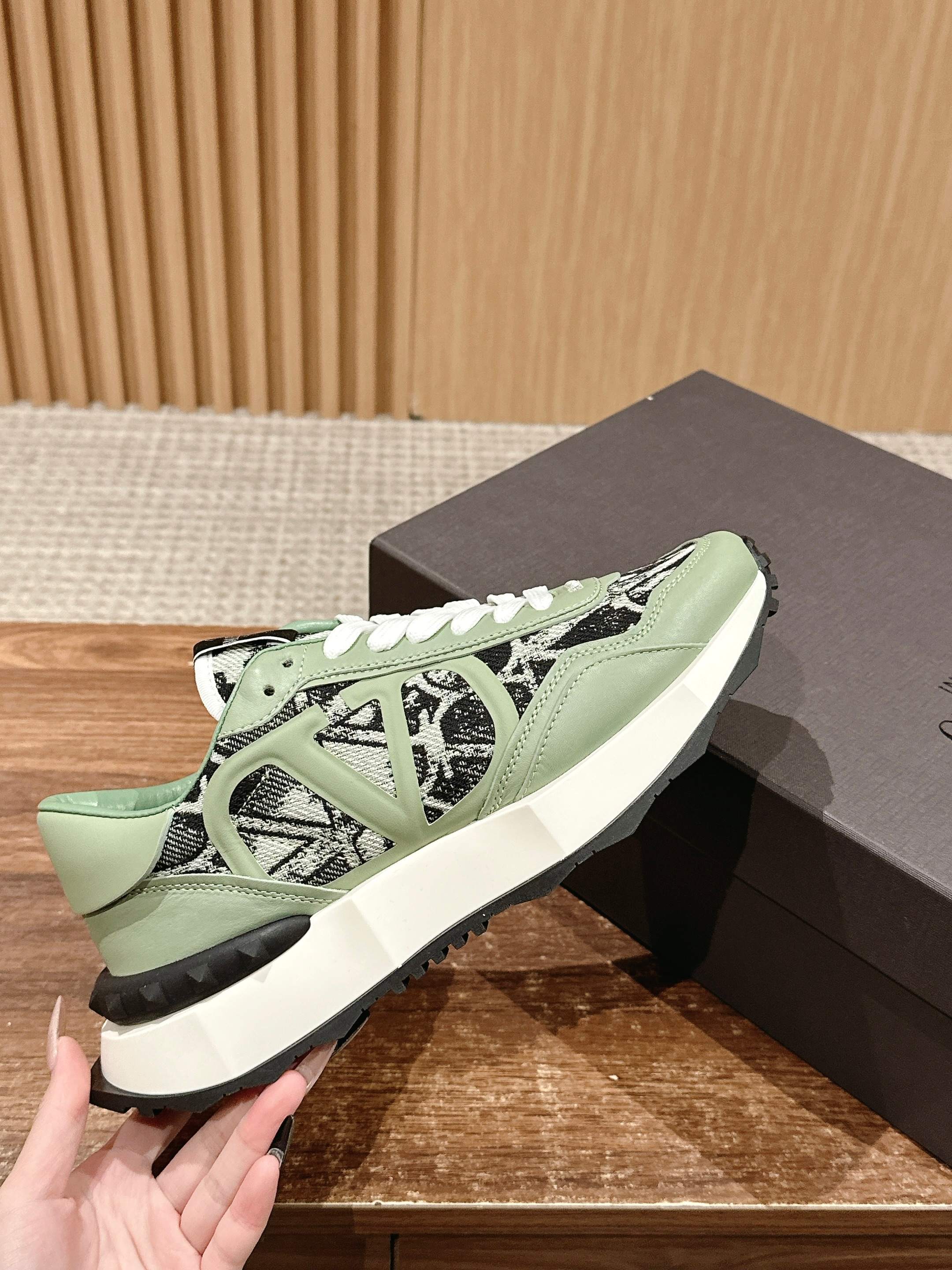 LuxluxHouse Best Quality Valentino Women Shoes