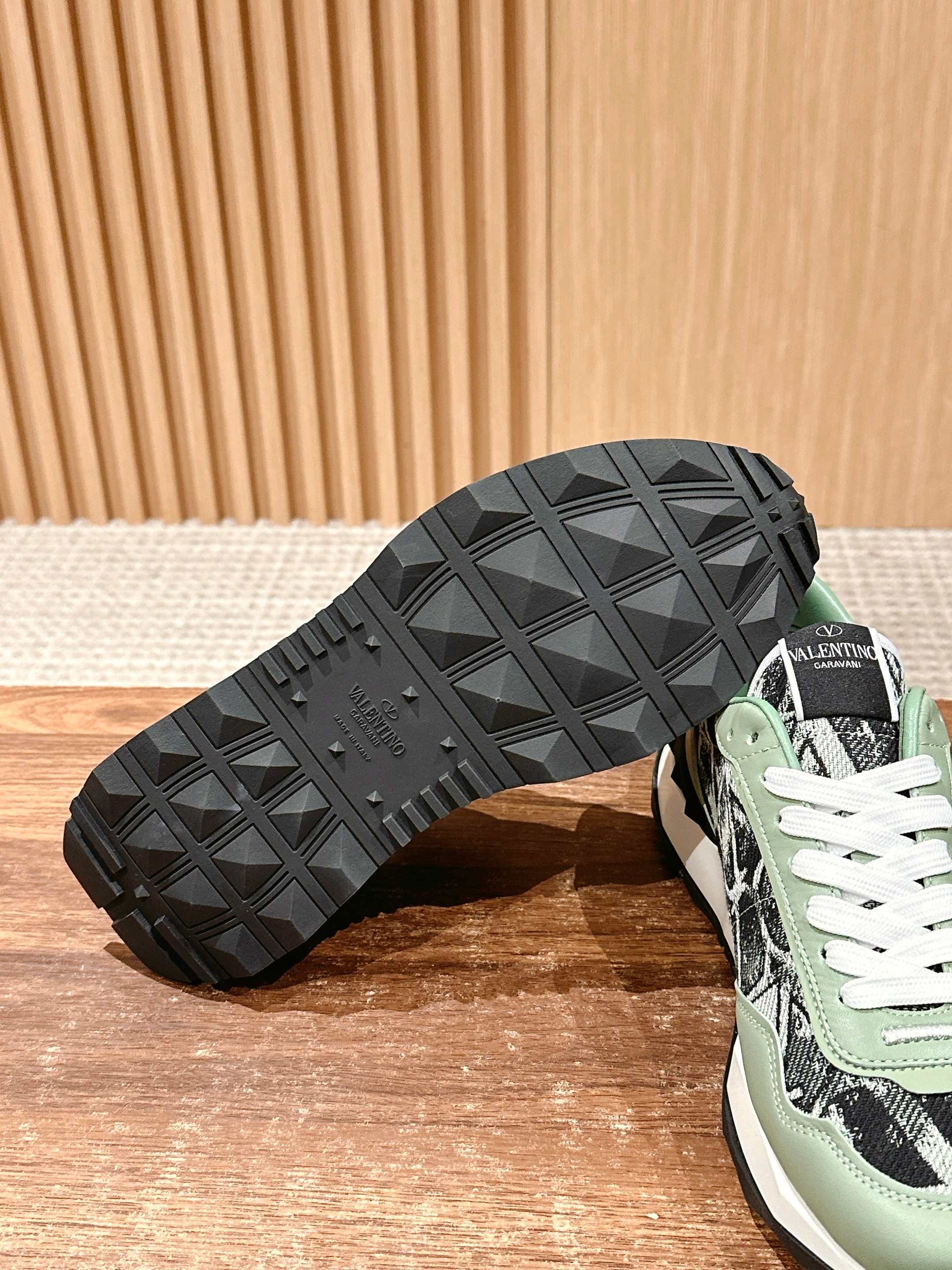 LuxluxHouse Best Quality Valentino Women Shoes