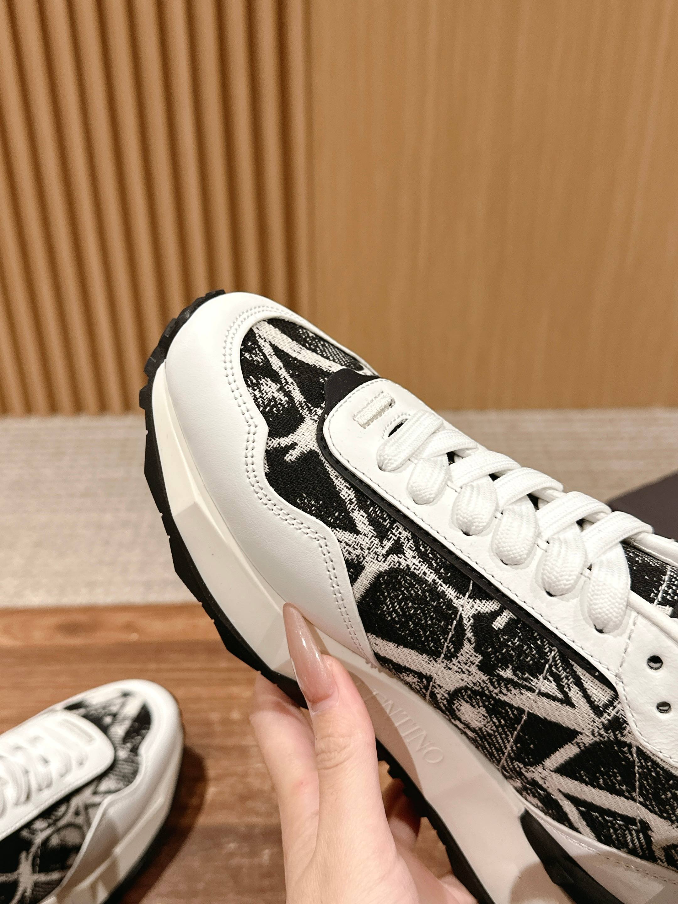 LuxluxHouse Best Quality Valentino Women Shoes