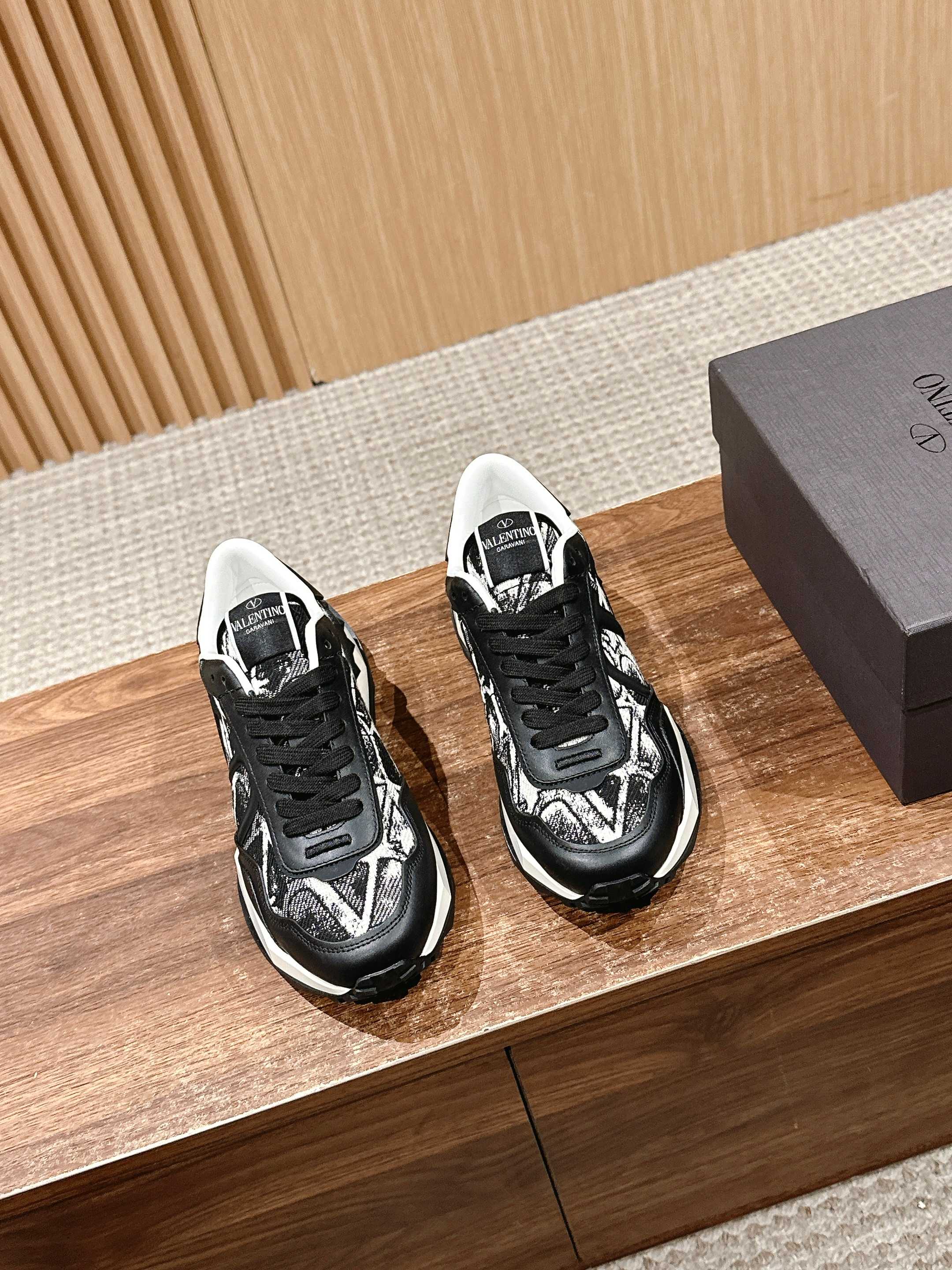 LuxluxHouse Best Quality Valentino Women Shoes
