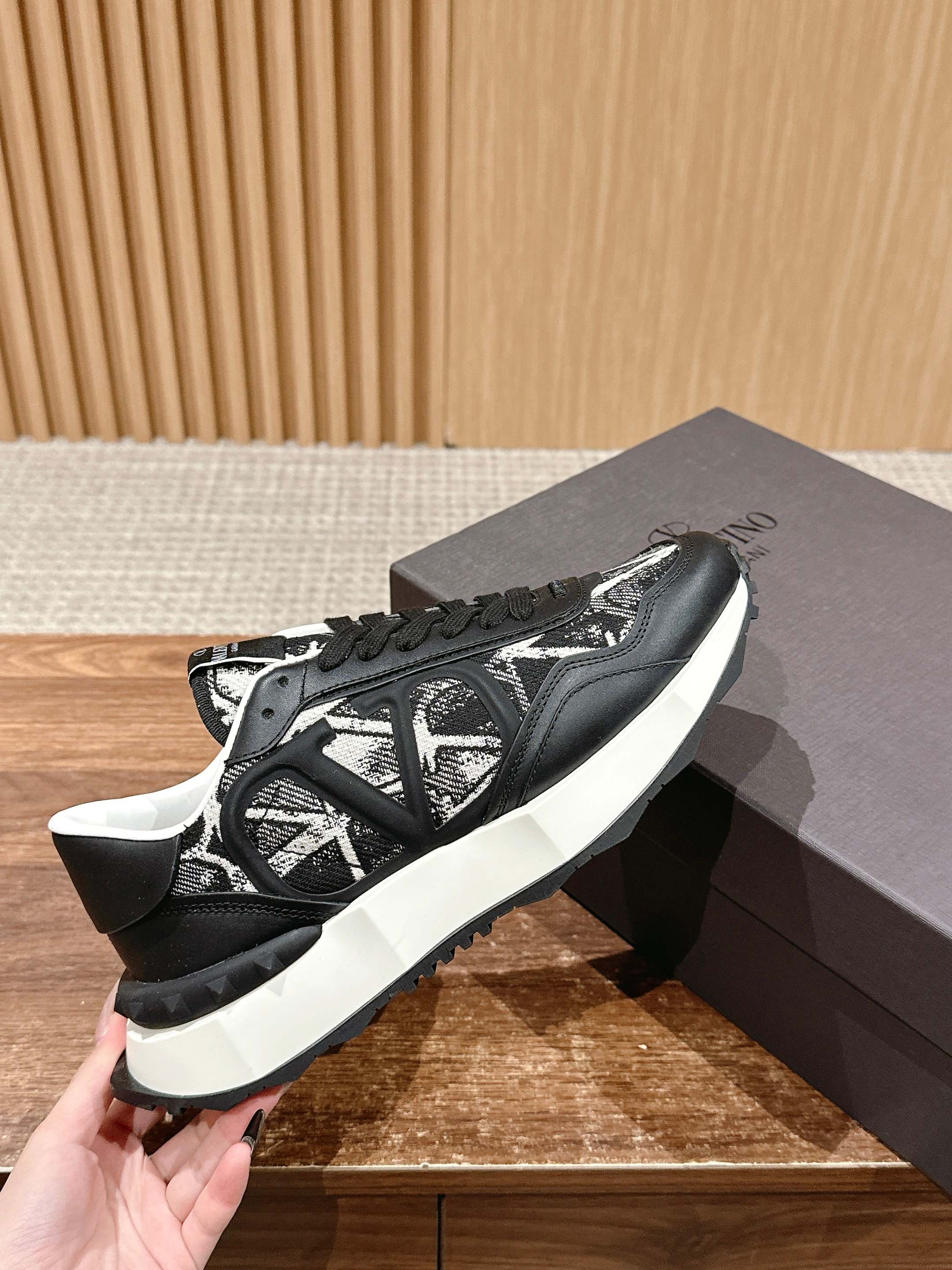LuxluxHouse Best Quality Valentino Women Shoes