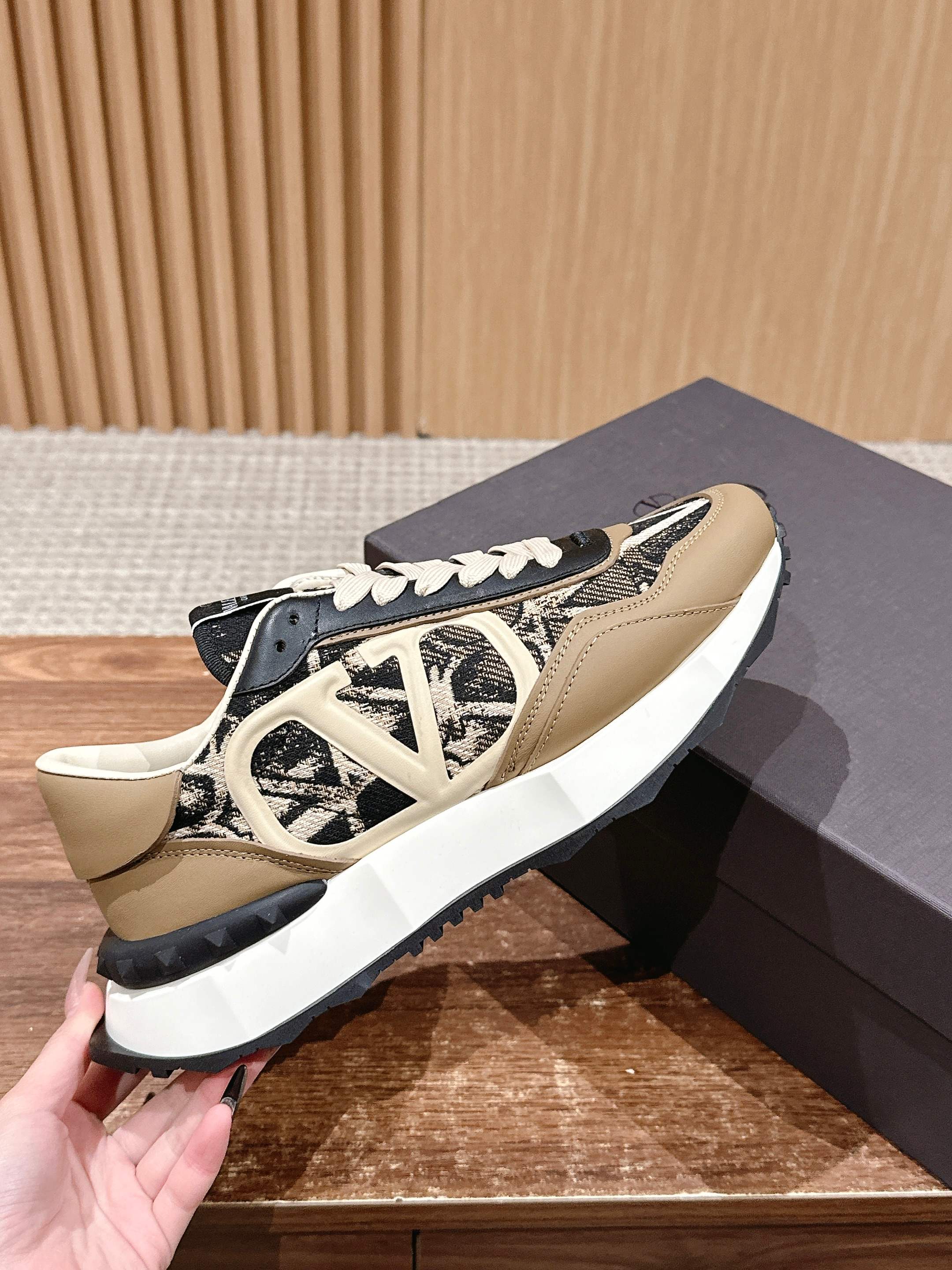 LuxluxHouse Best Quality Valentino Women Shoes