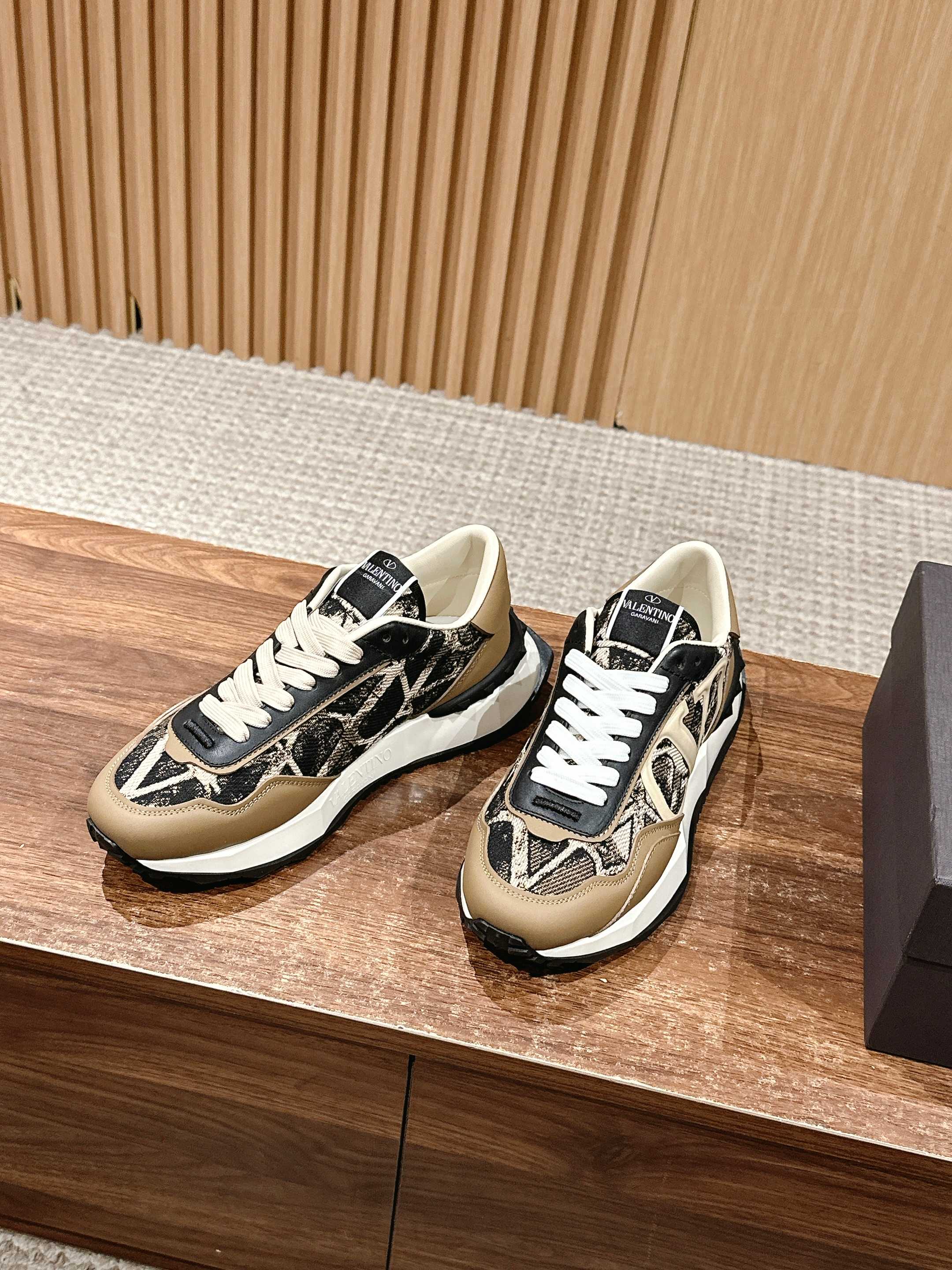 LuxluxHouse Best Quality Valentino Women Shoes